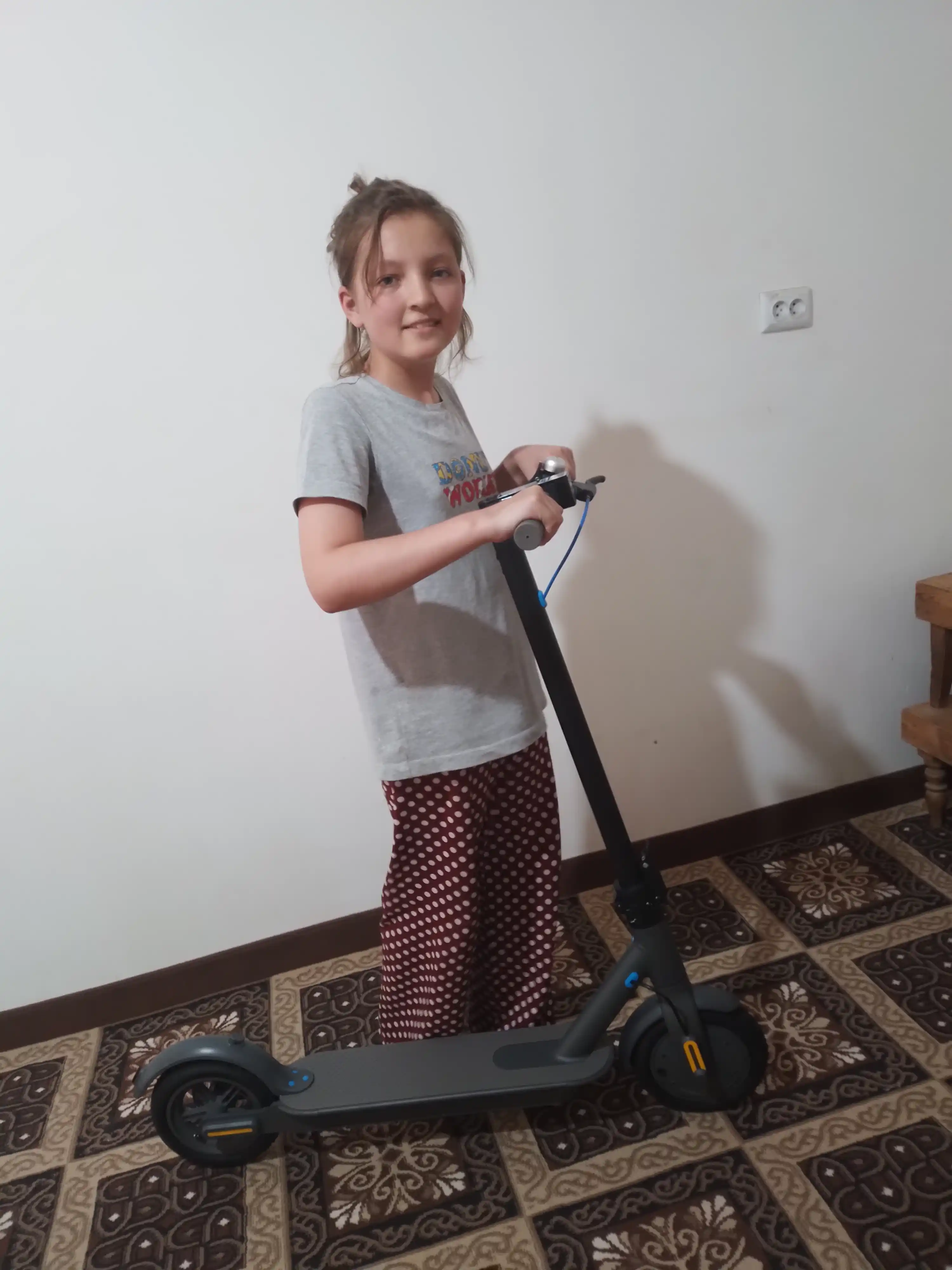Elektr samokat KECHTE M1 Electric Scooter, 8.5"YM-E02