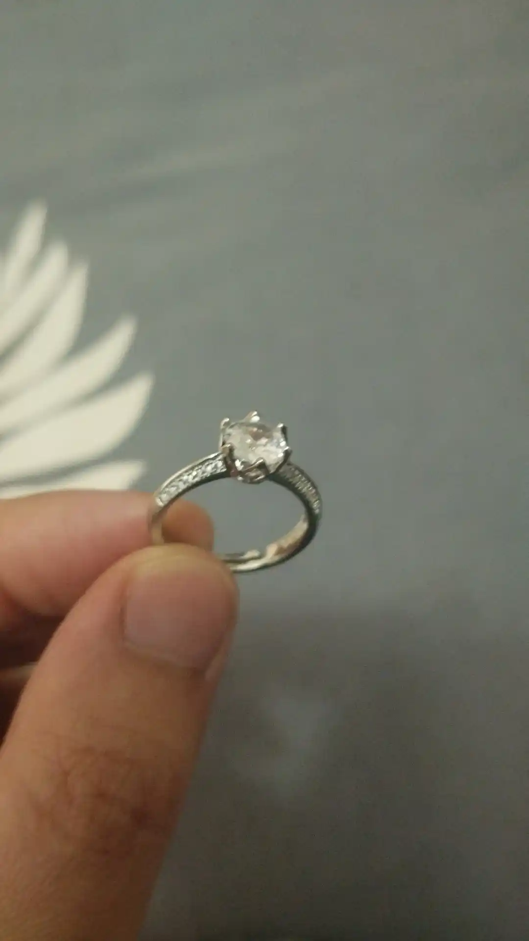 Серебряное кольцо 925 с цирконами для женщин – универсальный размер, премиальный блеск