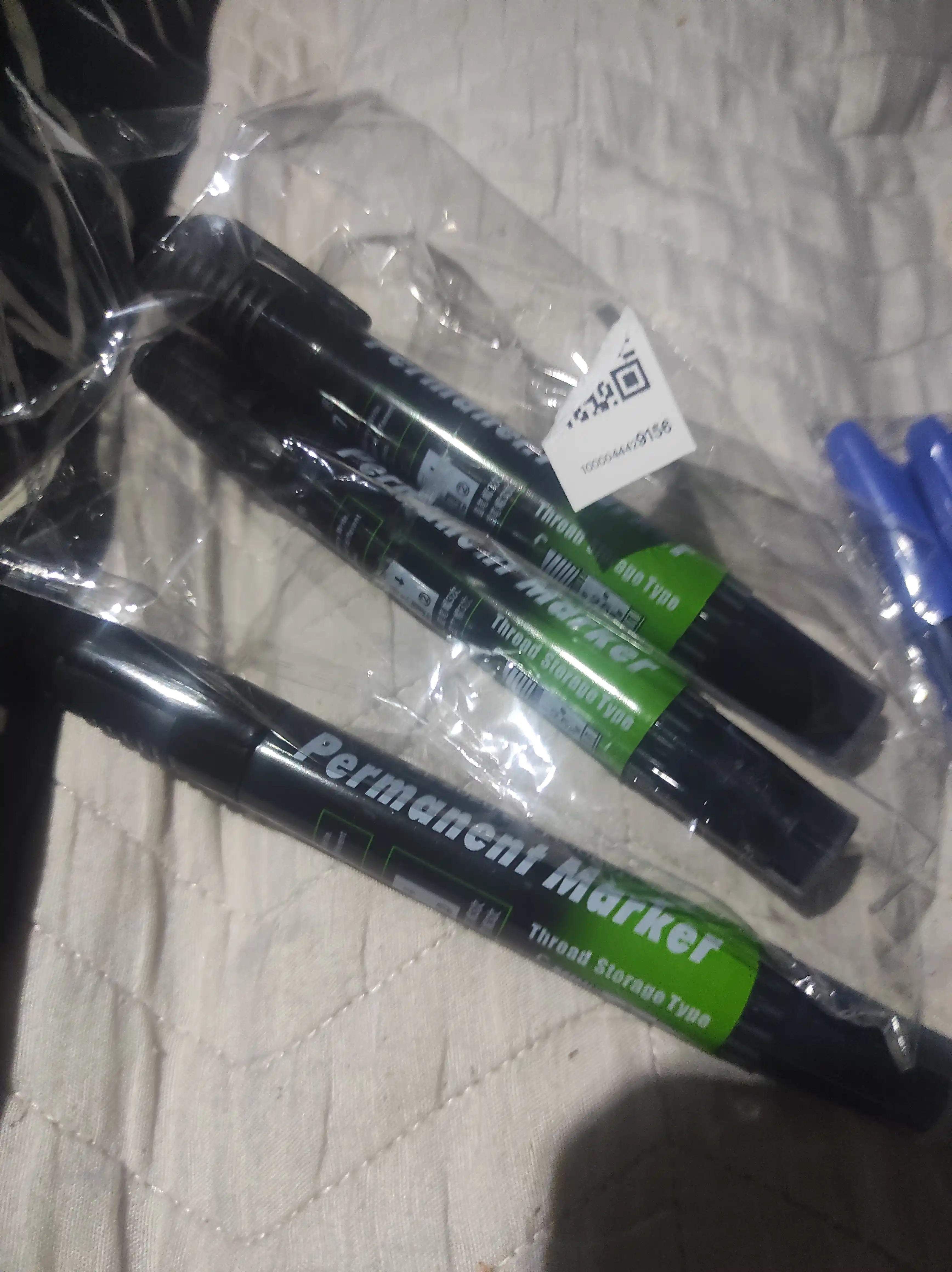 Marker qora, ikki tomonlama, bir tomoni 3 mm, ikkinchi tomoni 6 mm