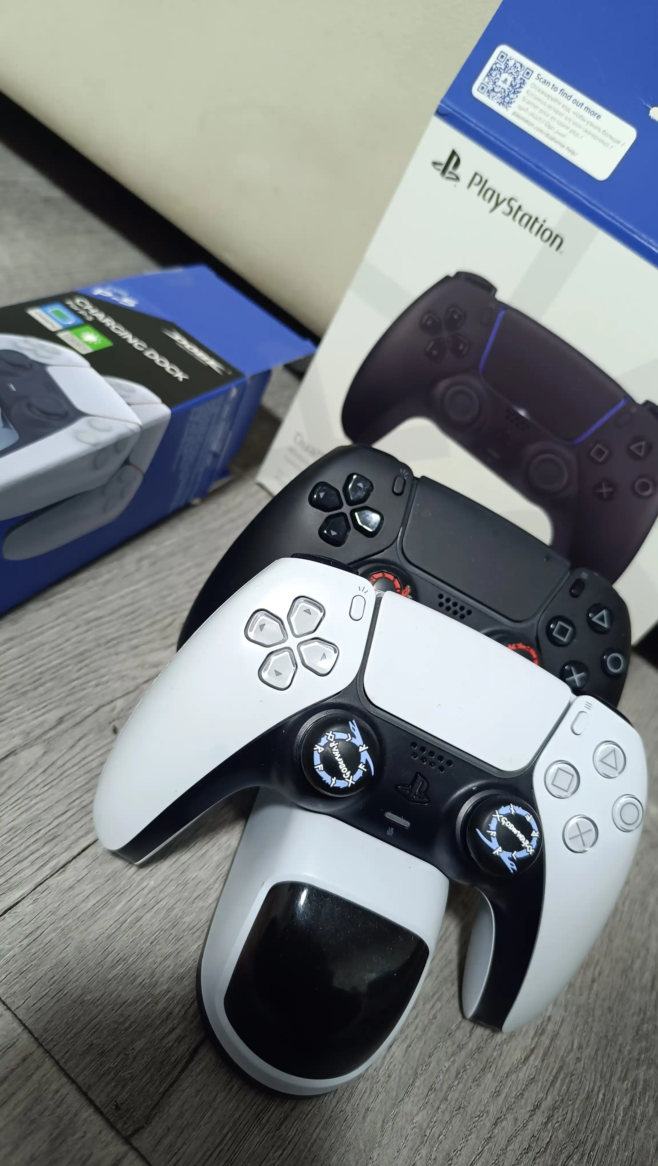 PlayStation 5 joystik uchun quvvatlagich, dokstansiya, 2 ta geympad, LED indikatorli PS5 DualSense