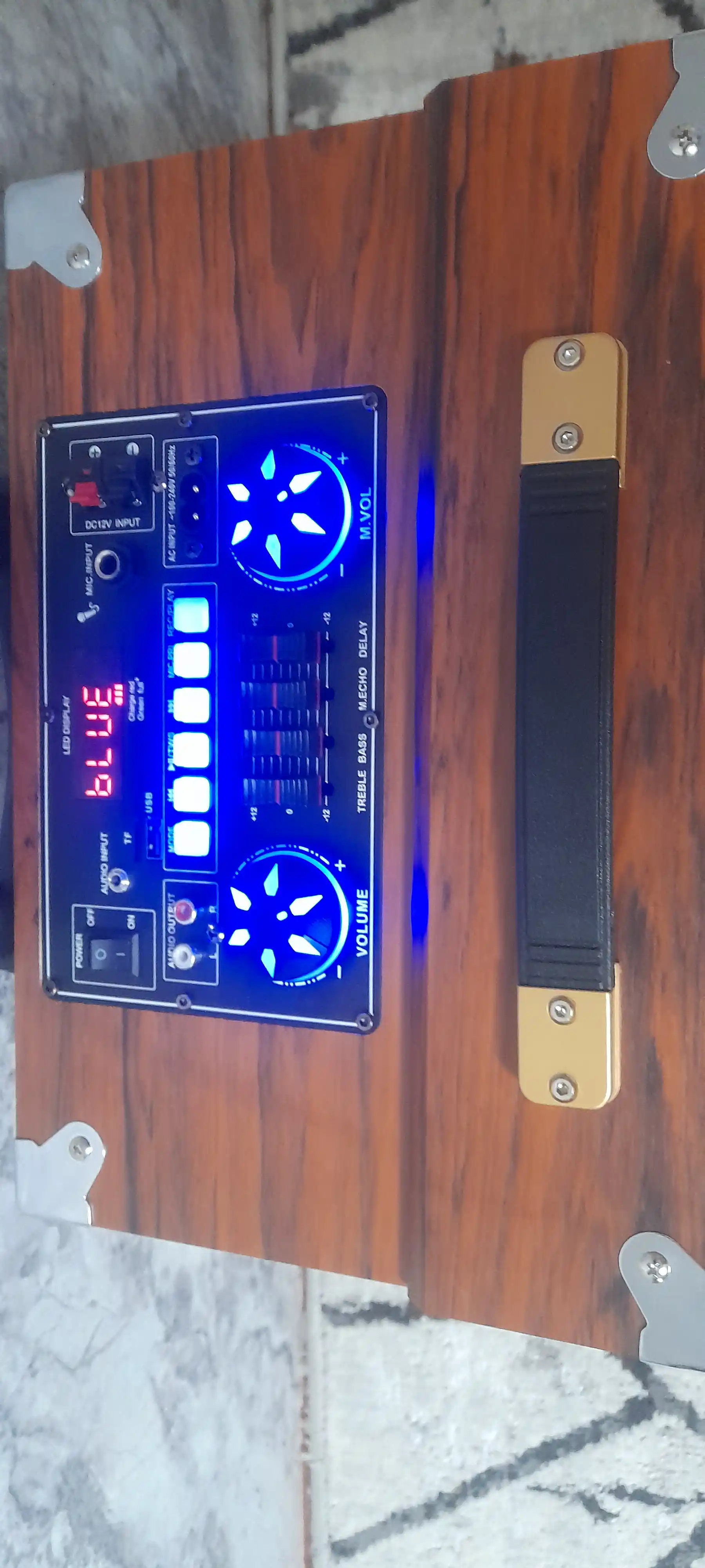 Караоке Bluetooth колонка BQ-8, BQ12 с микрофоном и мощным звуком
