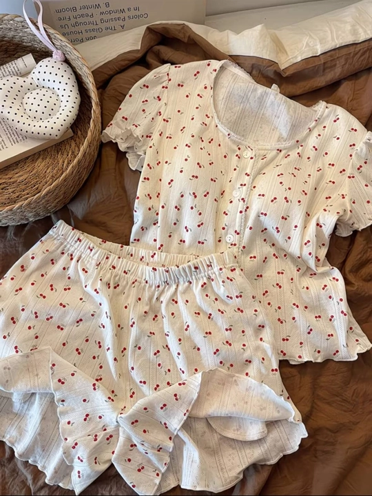 Ayollar uchun pijama to'plami, gilos printli uy kiyimi, paxtali, shortik va futbolka