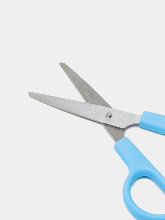 Maktab, bolalar uchun xavfsiz qaychi, turli ranglarda