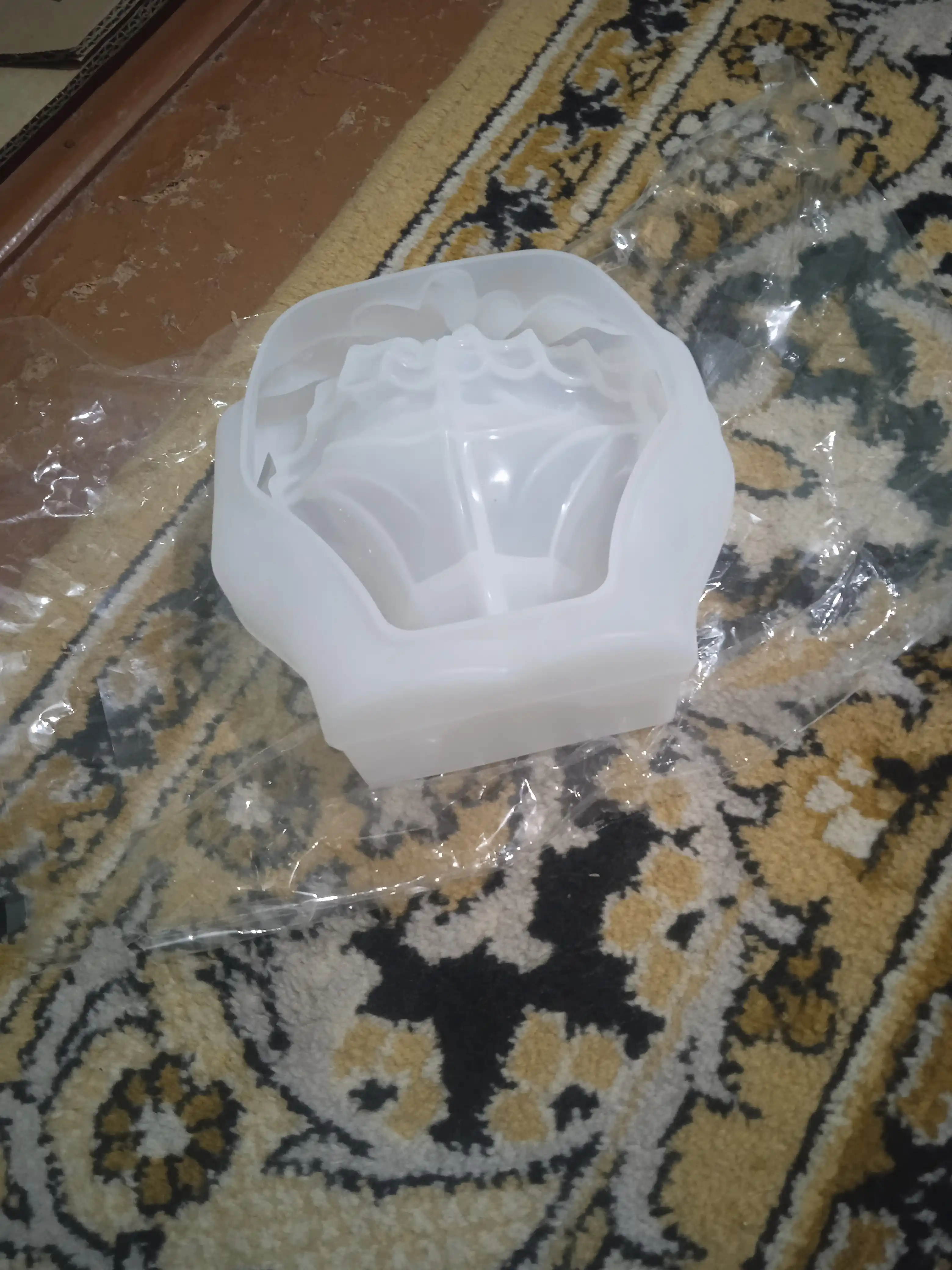 Gips, smola va mumdan haykalchalar uchun silikon qolip, mold