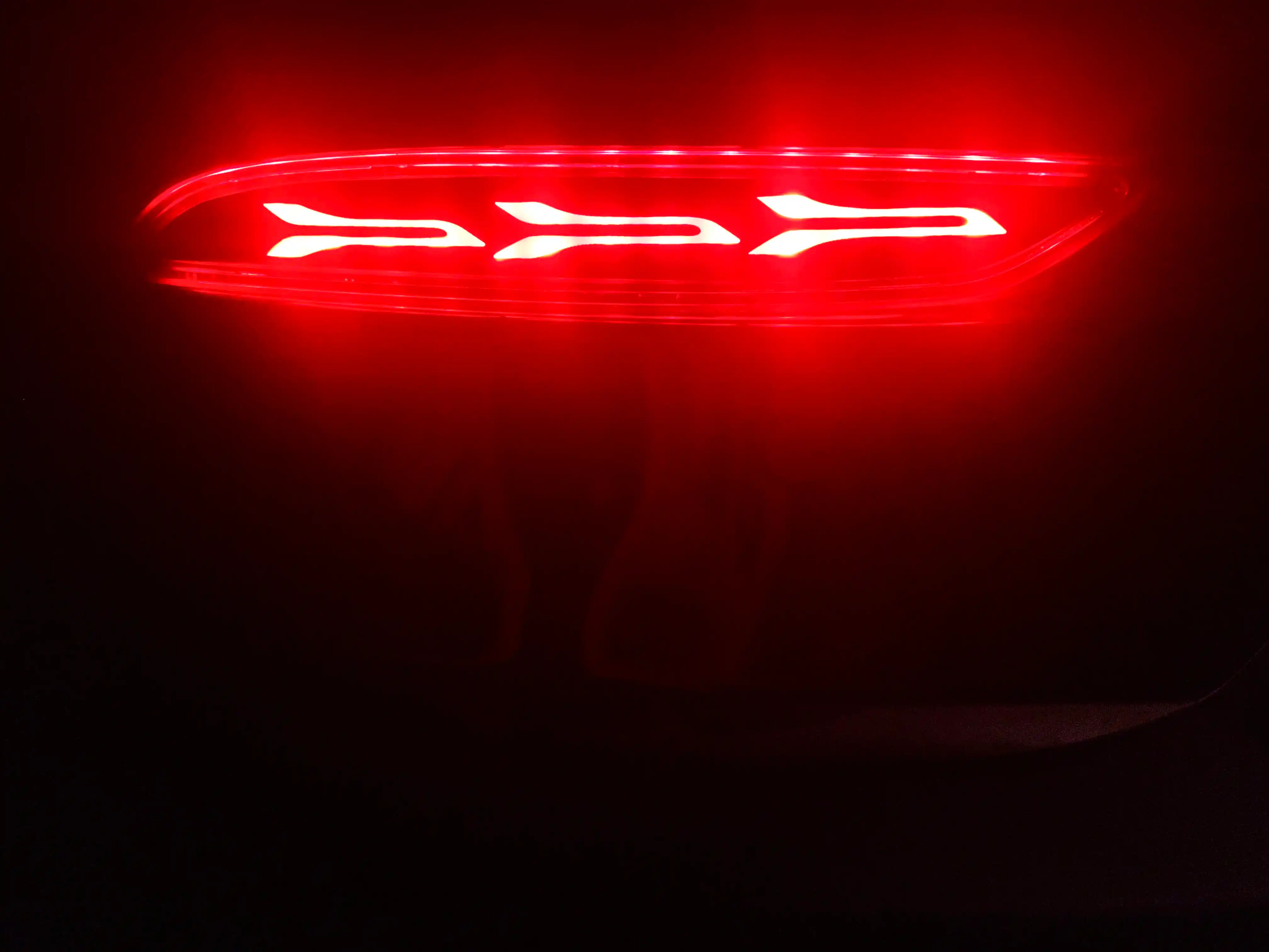 Onix va Tracker 2 uchun orqa bamper LED reflektor-povorotnik