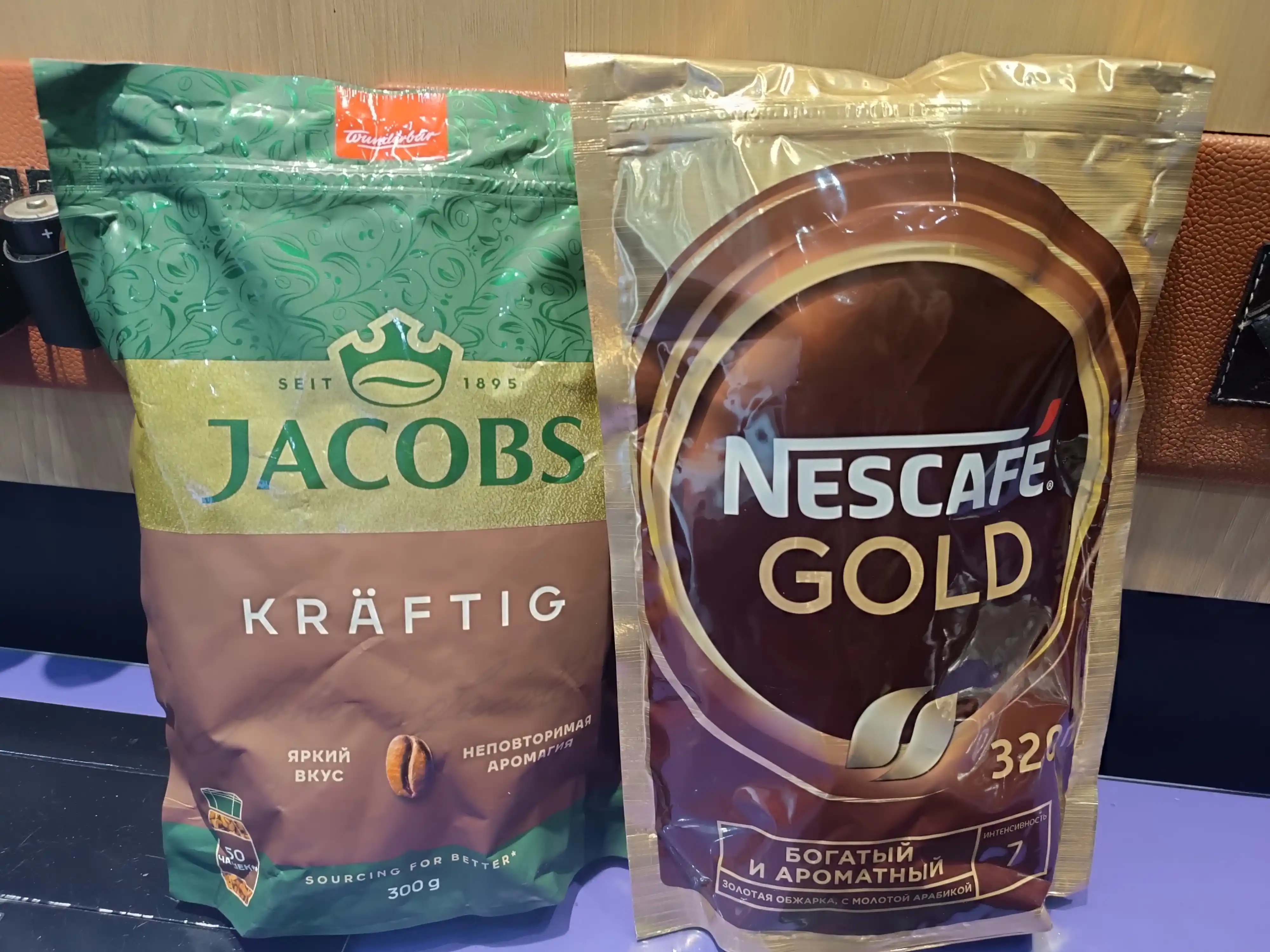 Растворимый кофе Nescafe Gold, 320 г