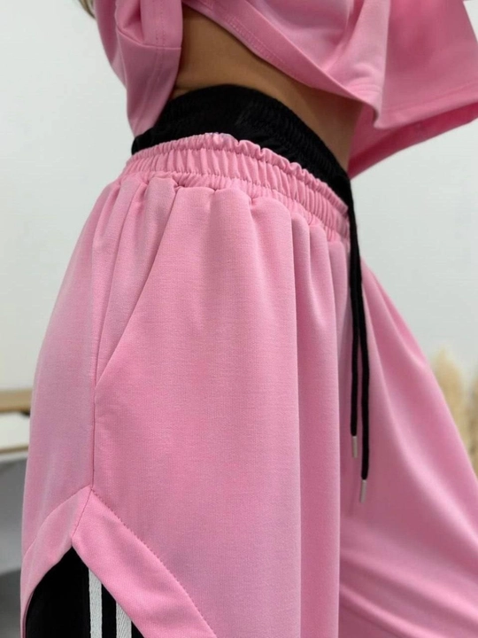 Ayollar sport kostyumi, qisqa yengli oversize kofta, keng jogger shimli zamonaviy kiyim