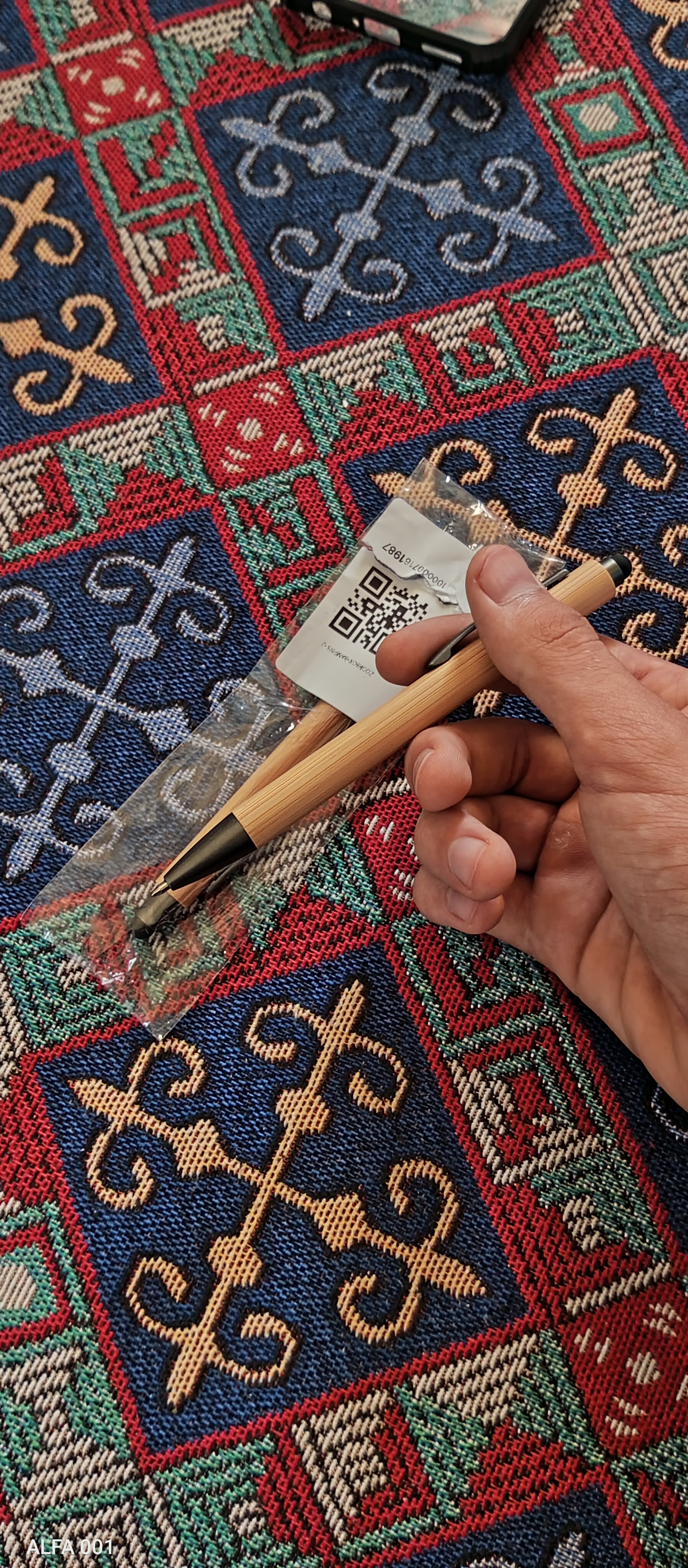 Taxtali sharikli ruchka bambukdan, stilus bilan