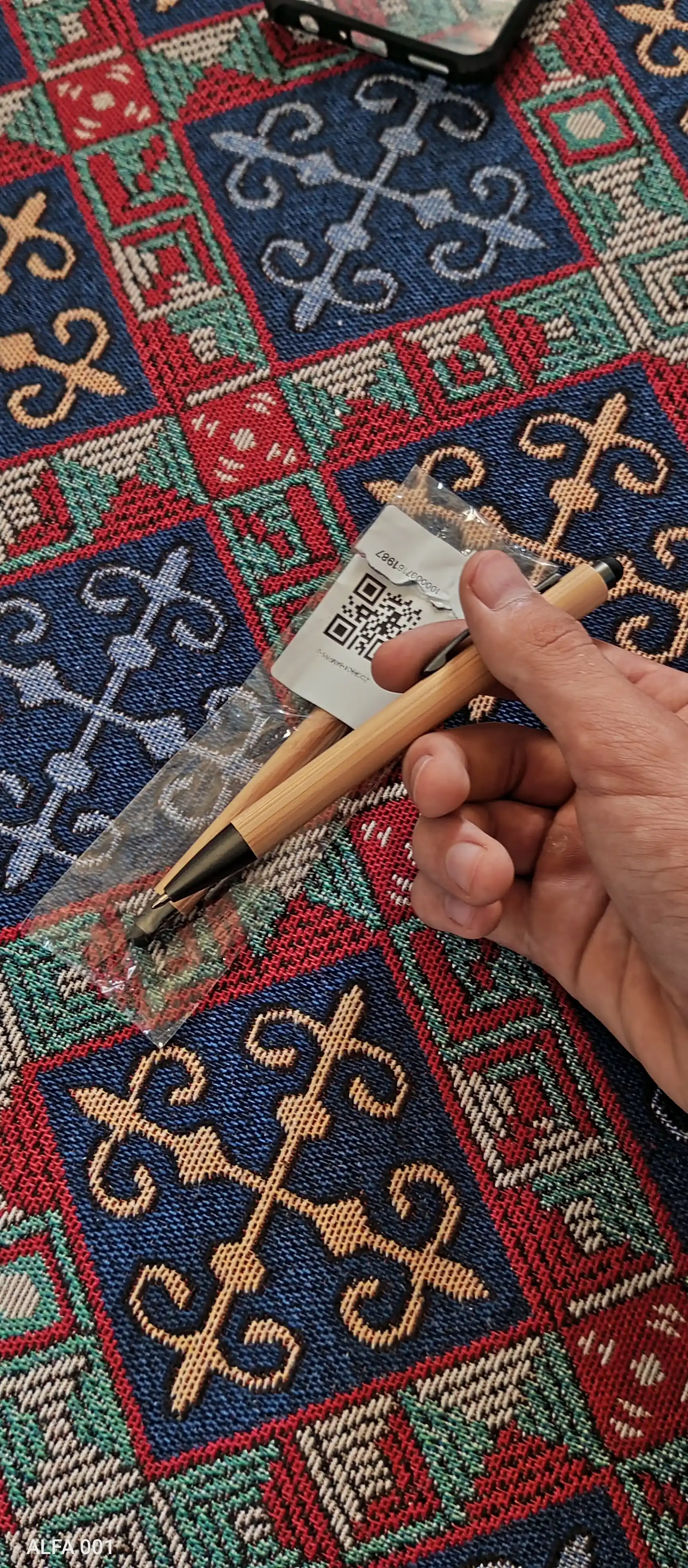 Taxtali sharikli ruchka bambukdan, stilus bilan