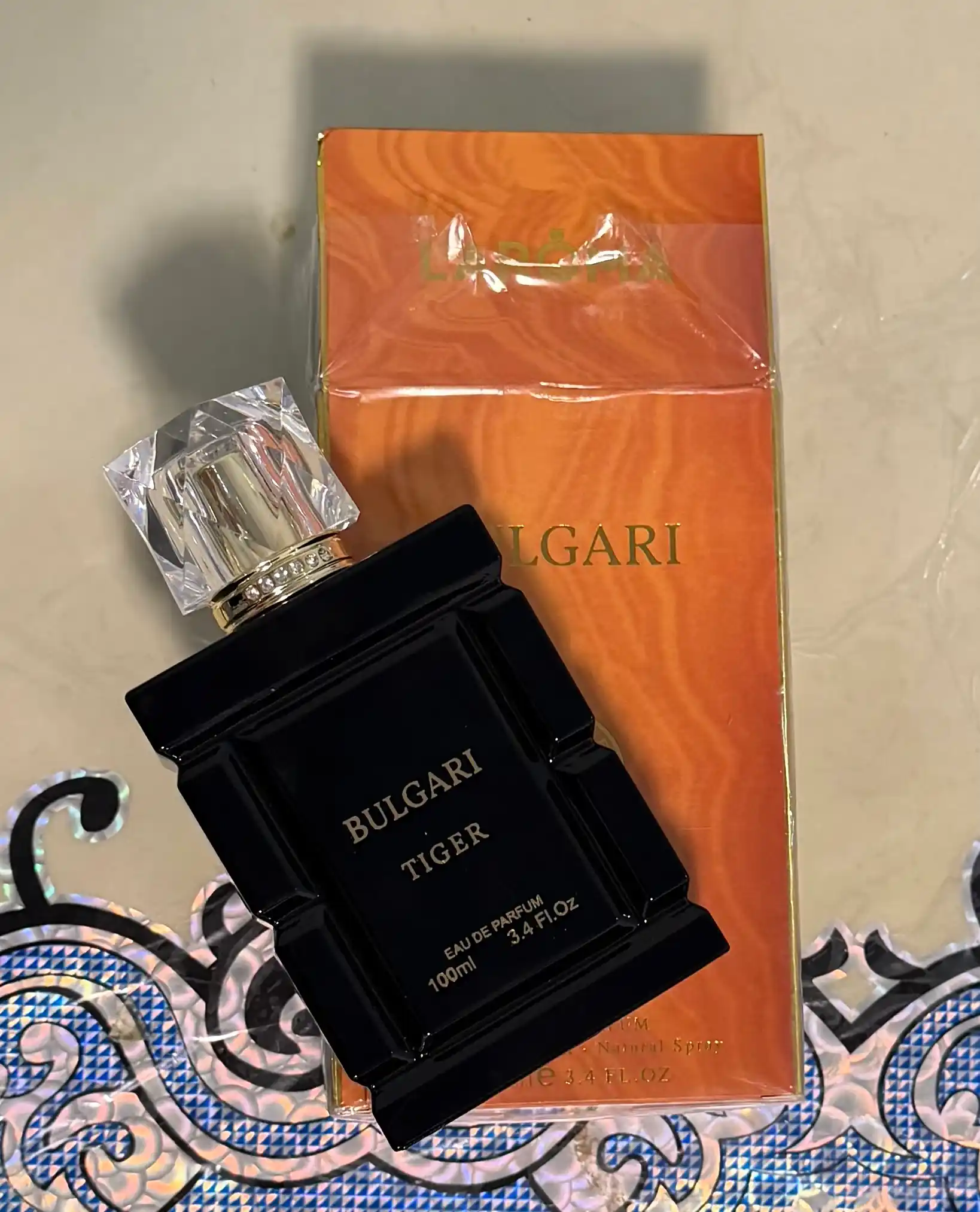 Erkaklar atiri Bulgari Tiger Eau de Parfum 100 ml, yangi yog‘ochsimon hid, sovg’a uchun