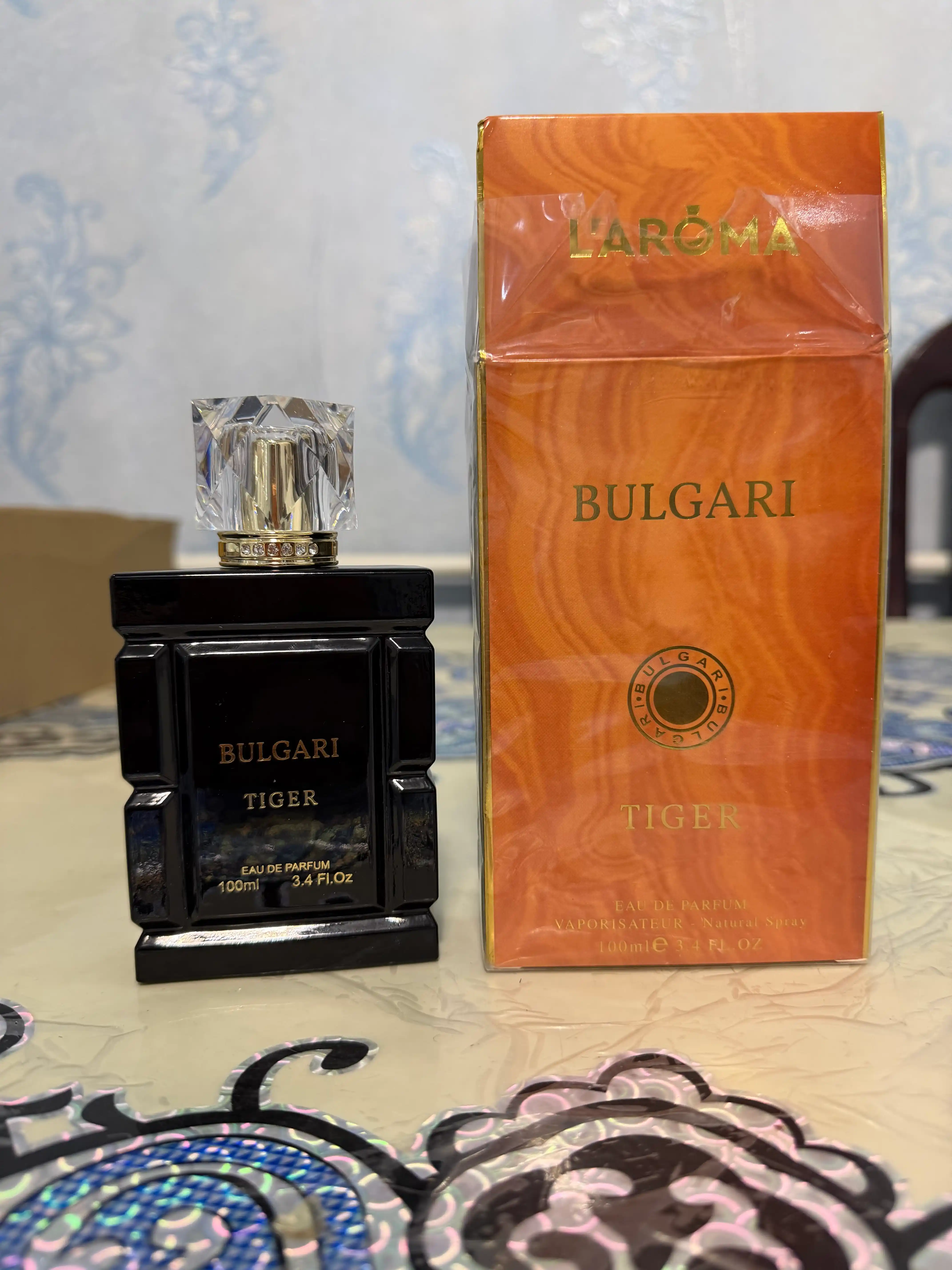 Erkaklar atiri Bulgari Tiger Eau de Parfum 100 ml, yangi yog‘ochsimon hid, sovg’a uchun