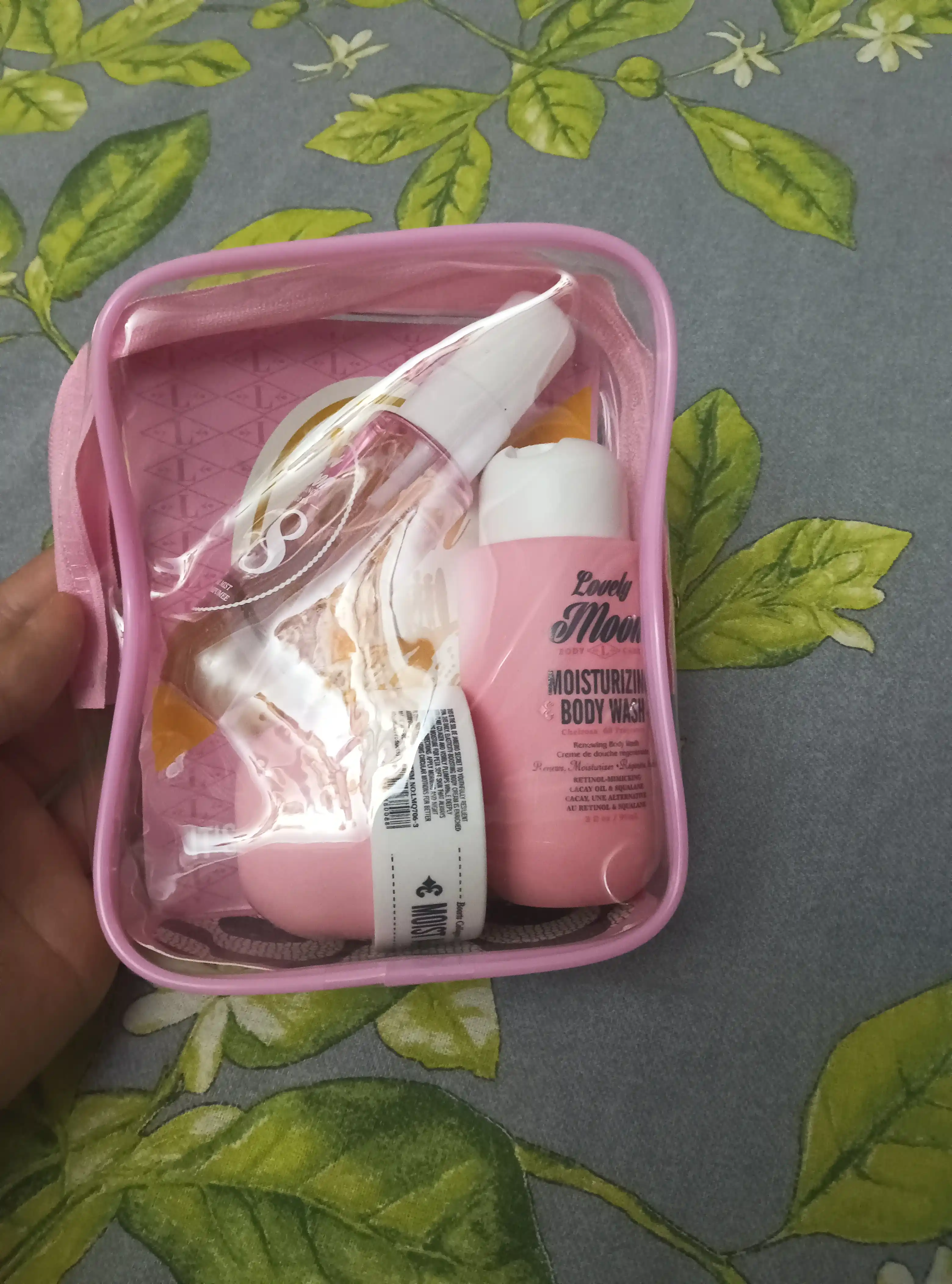 Sol de Janeiro Bom Dia Bright JET SET kosmetika to'plami, tana parvarishi uchun