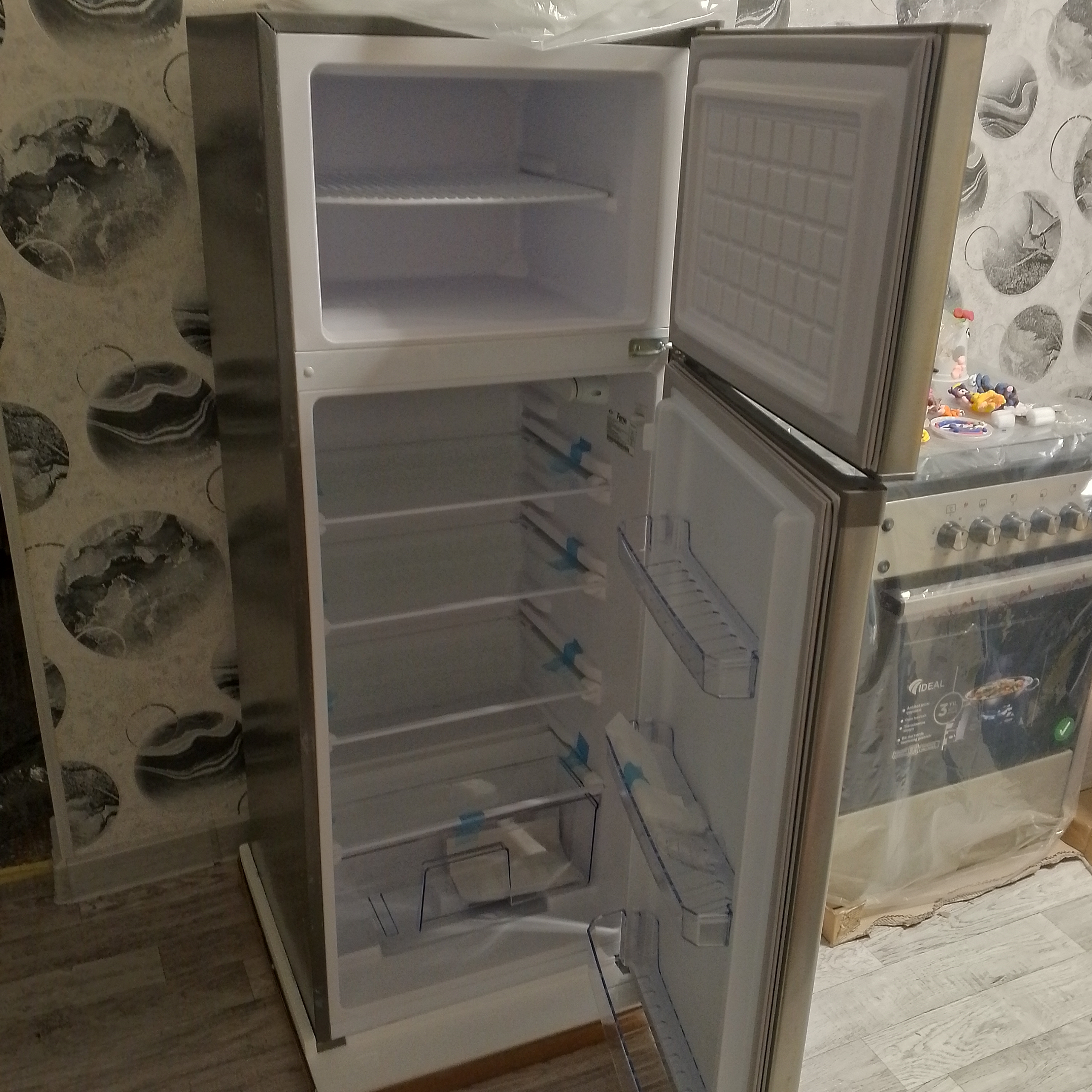 Холодильник Ferre BCD-275, 225 л, 2 камеры, компрессор LG, Defrost, 3 цвета