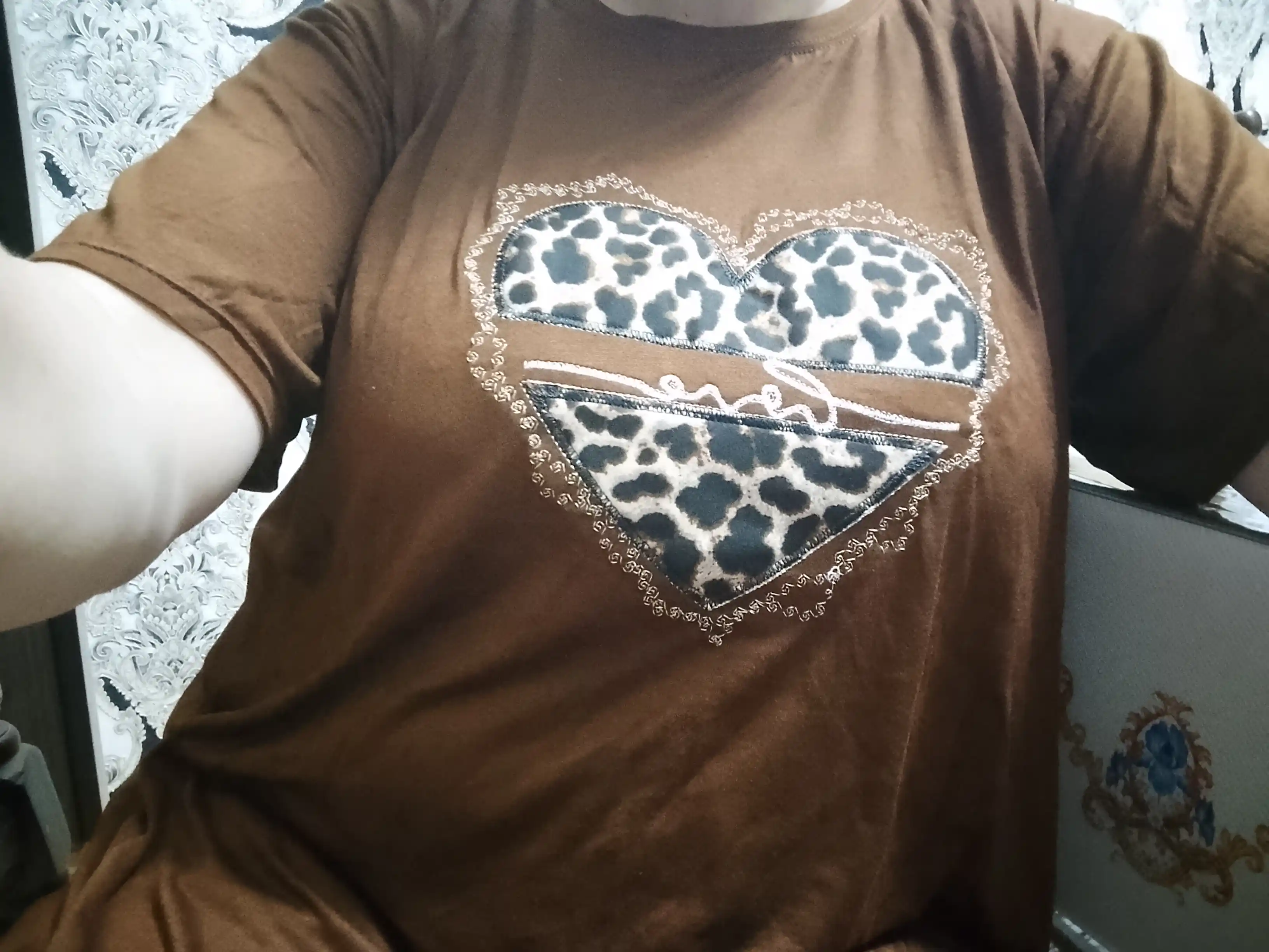 Katta o‘lchamli ayollar pijama to‘plami, shim va futbolka oversize katta o'lchamli, kashta