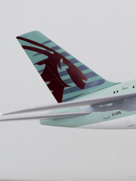 Модель самолёта Airbus A380, авиакомпания Qatar Airways, 45 см, Металл+пластик