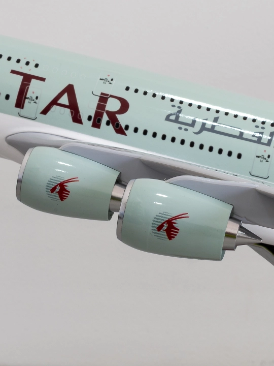 Модель самолёта Airbus A380, авиакомпания Qatar Airways, 45 см, Металл+пластик