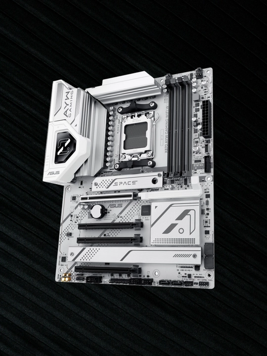 Ona plata ASUS X870 AYW GAMING WiFi W