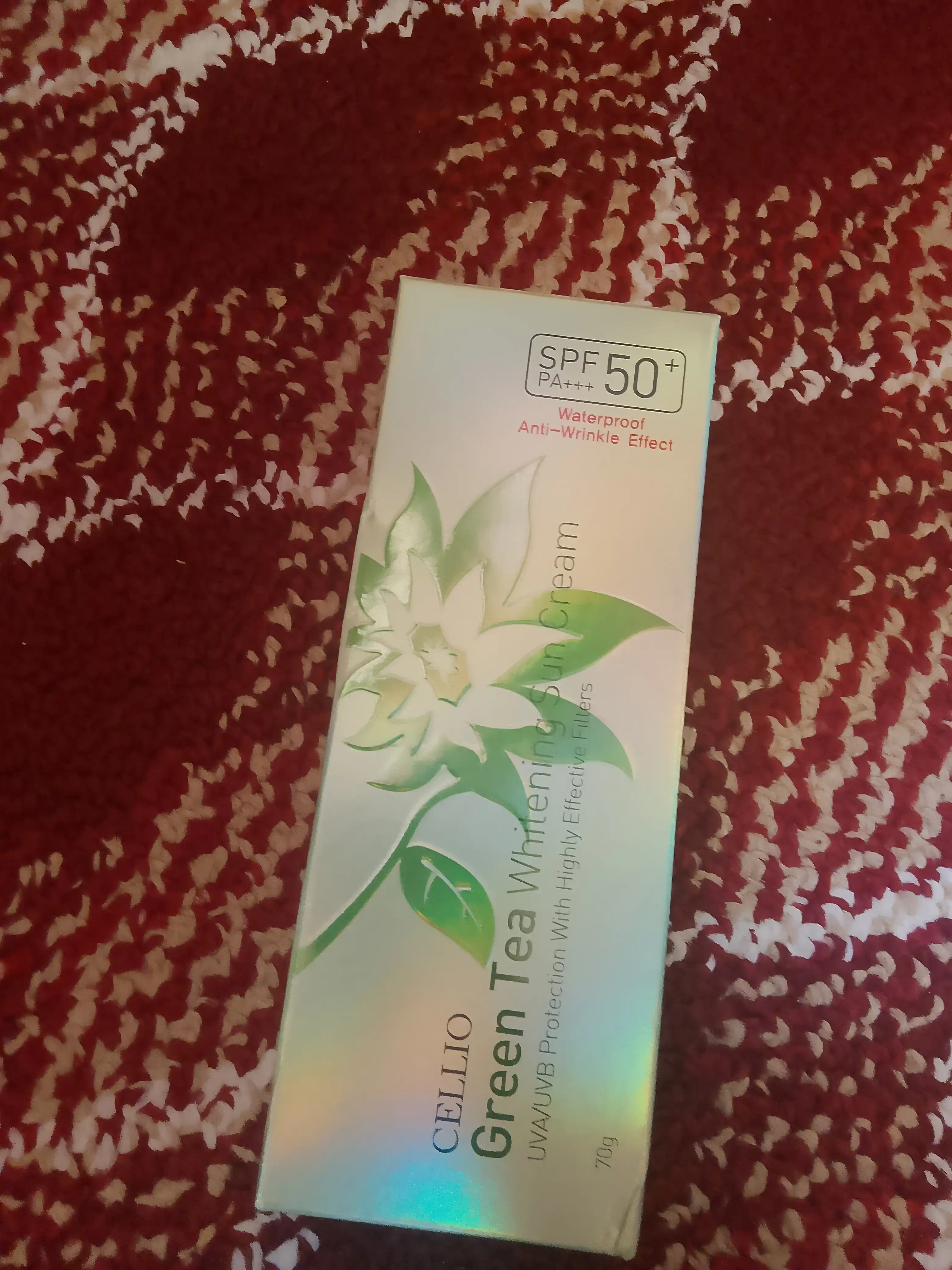 Yuz uchun namlantiruvchi va quyoshdan himoya qiluvchi krem, Dr.Cellio 98%, SPF 50+, Koreya