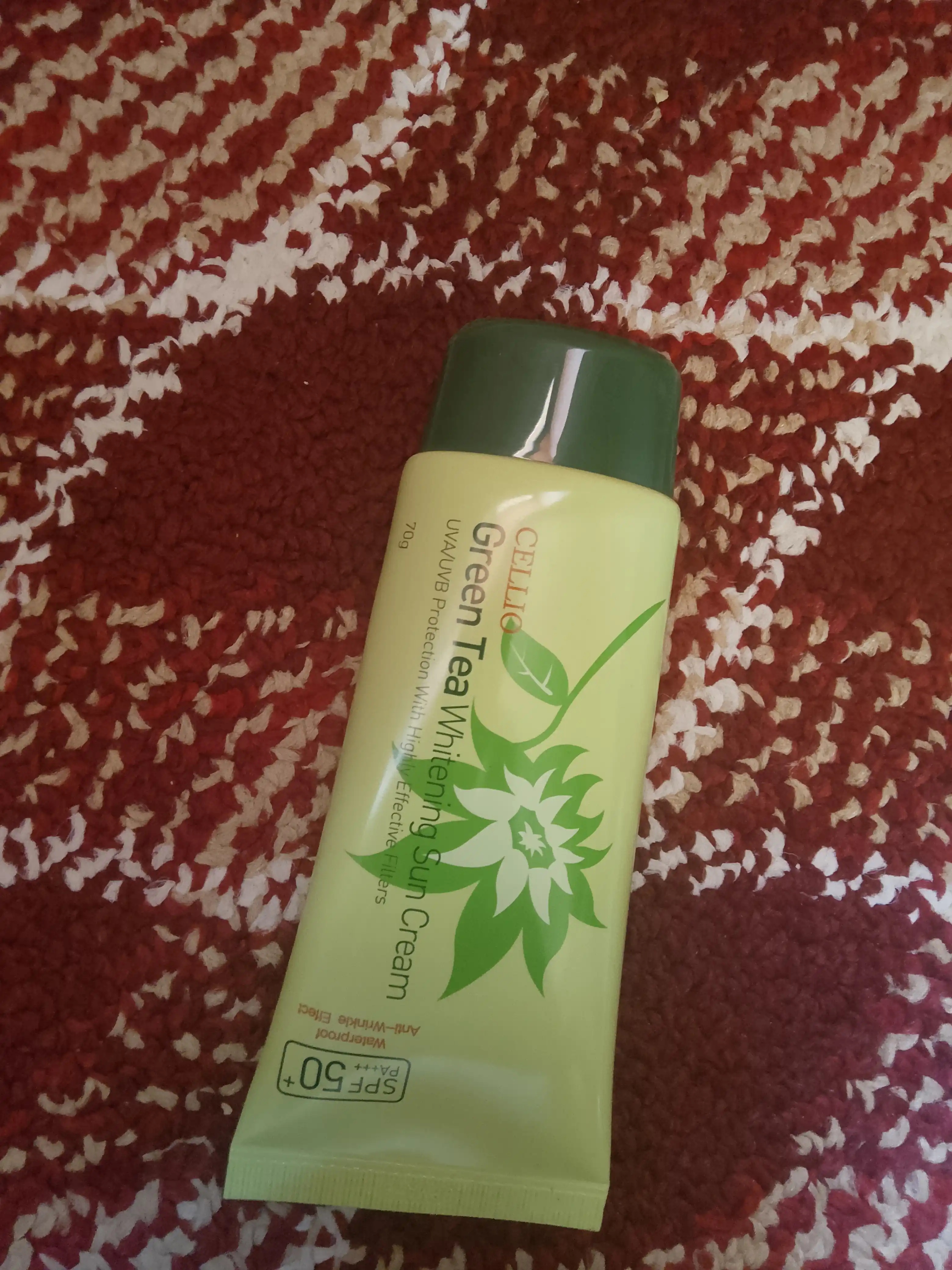 Yuz uchun namlantiruvchi va quyoshdan himoya qiluvchi krem, Dr.Cellio 98%, SPF 50+, Koreya