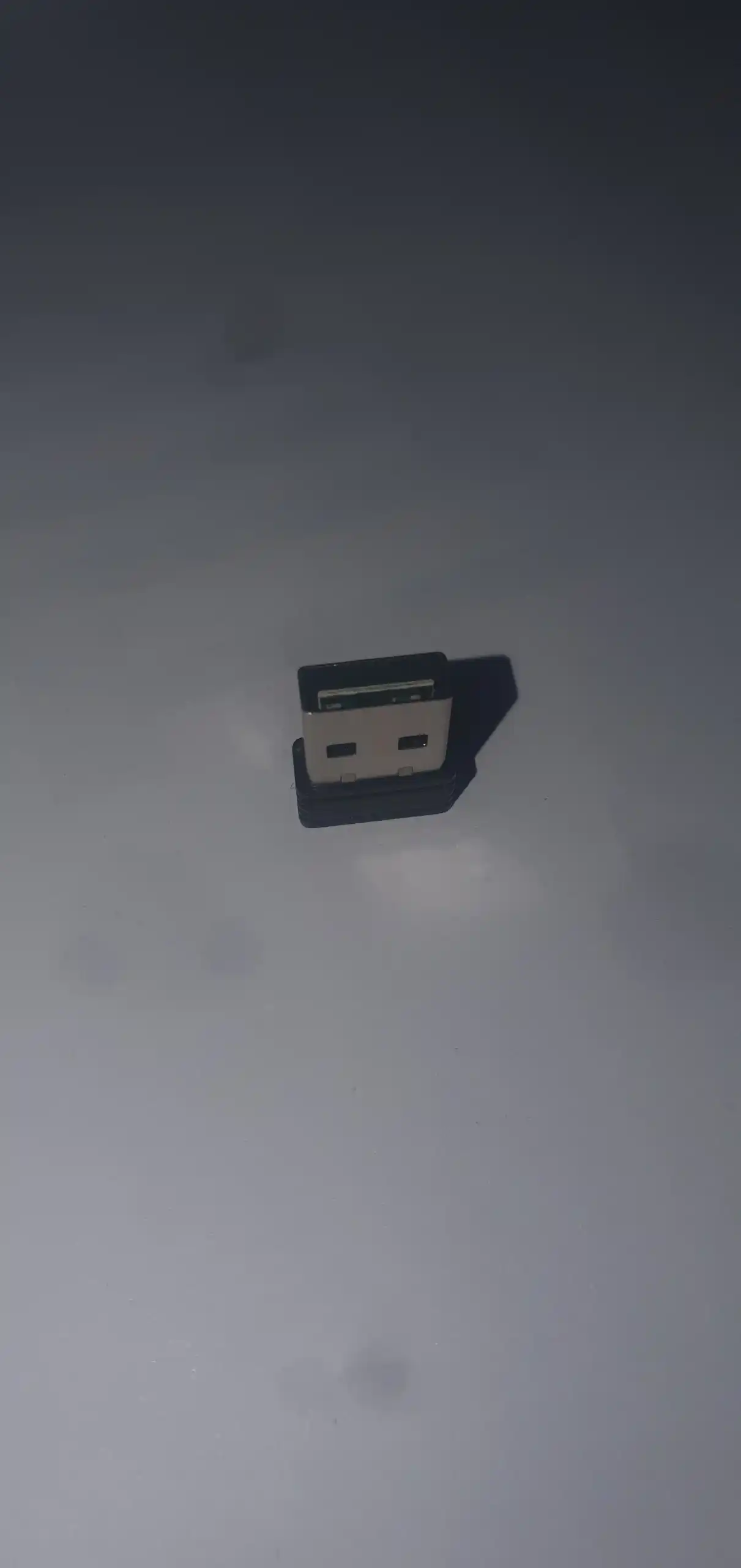 Simsiz sichqoncha 1600 DPI, shaffof korpus va 400 mAh batareya bilan