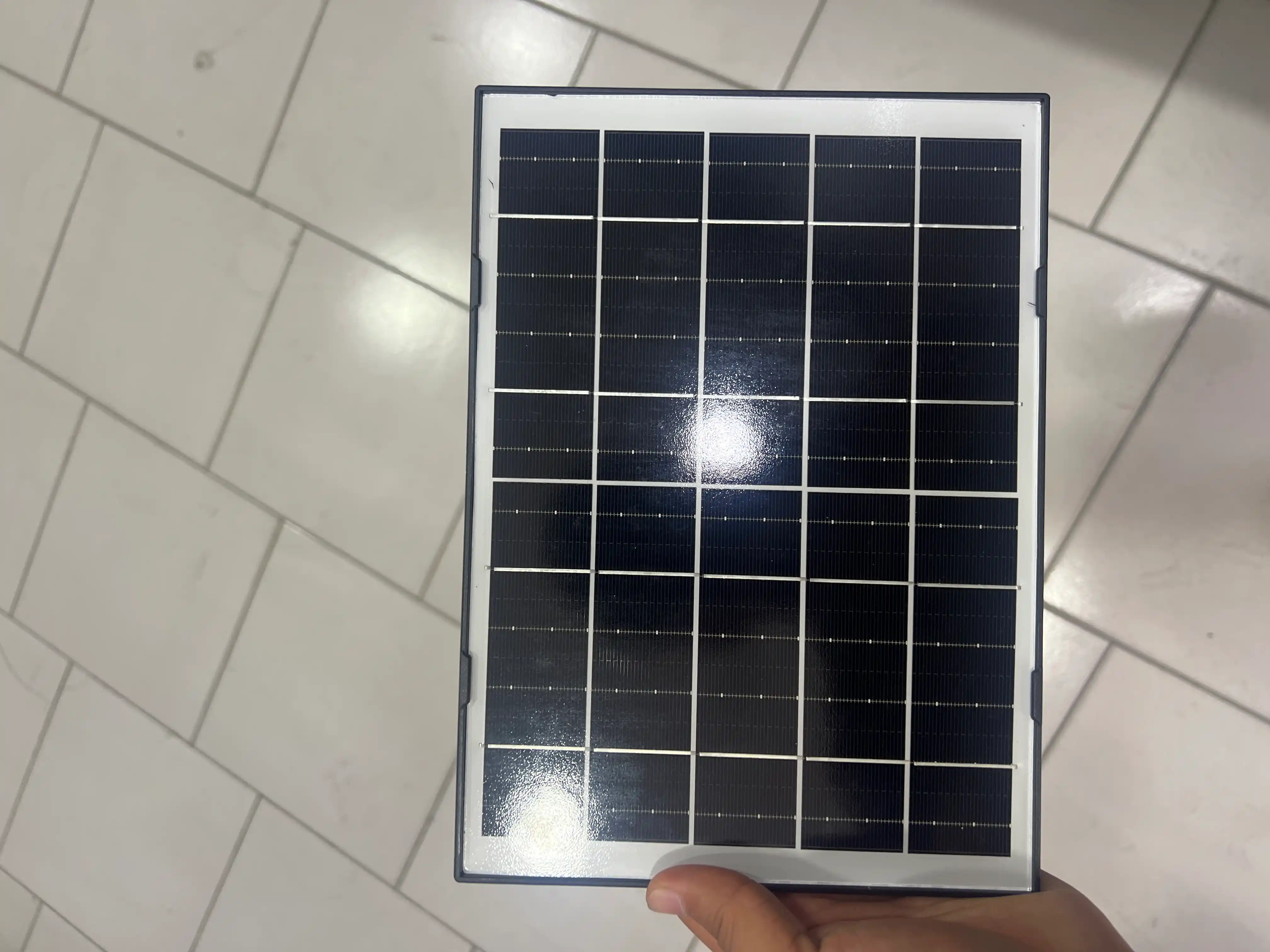 Quyosh paneli bilan ishlaydigan ko‘p linzali Wi-Fi PTZ kuzatuv kamerasi