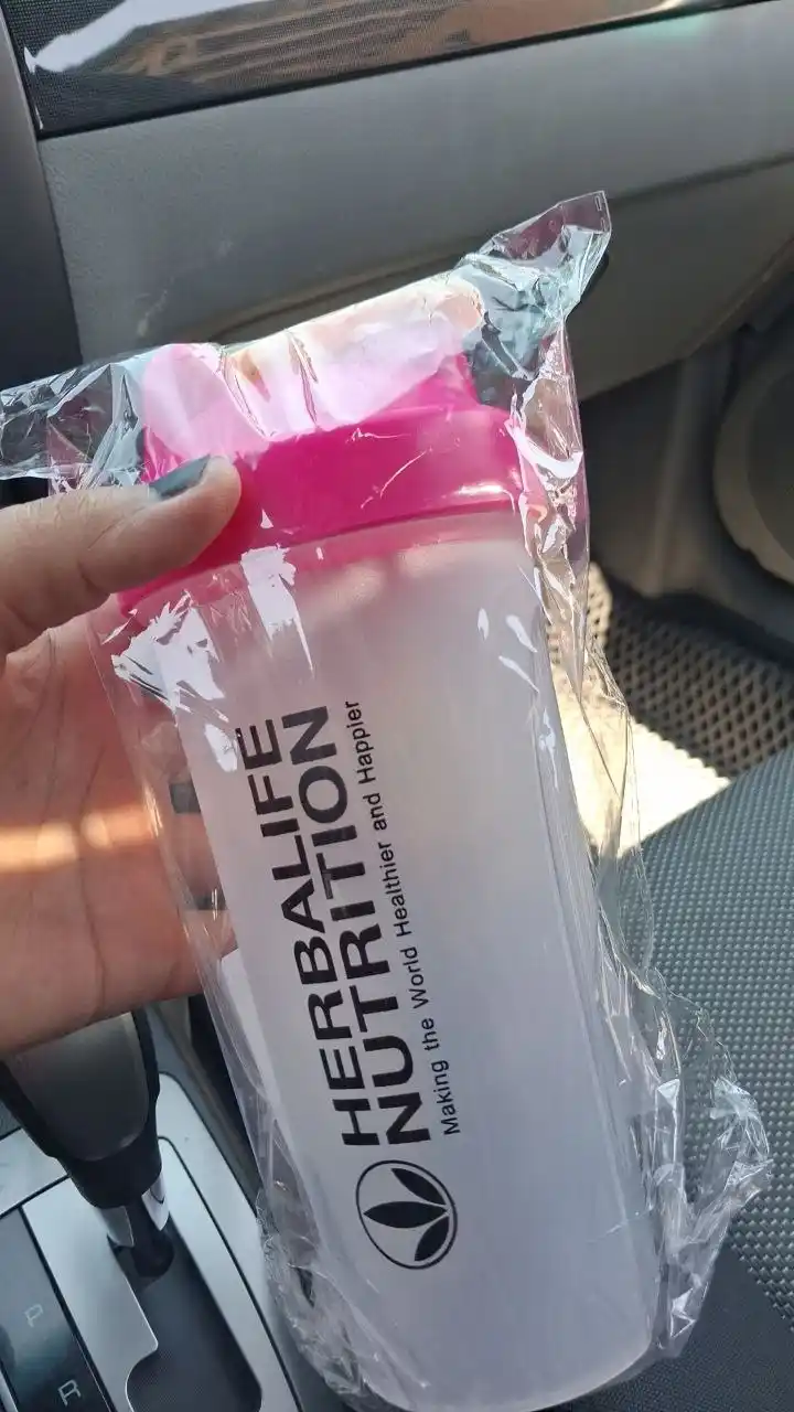 Sport shaker 600 ml – protein va kokteyl uchun, venchikli, o‘lchovli, germetik qopqoq