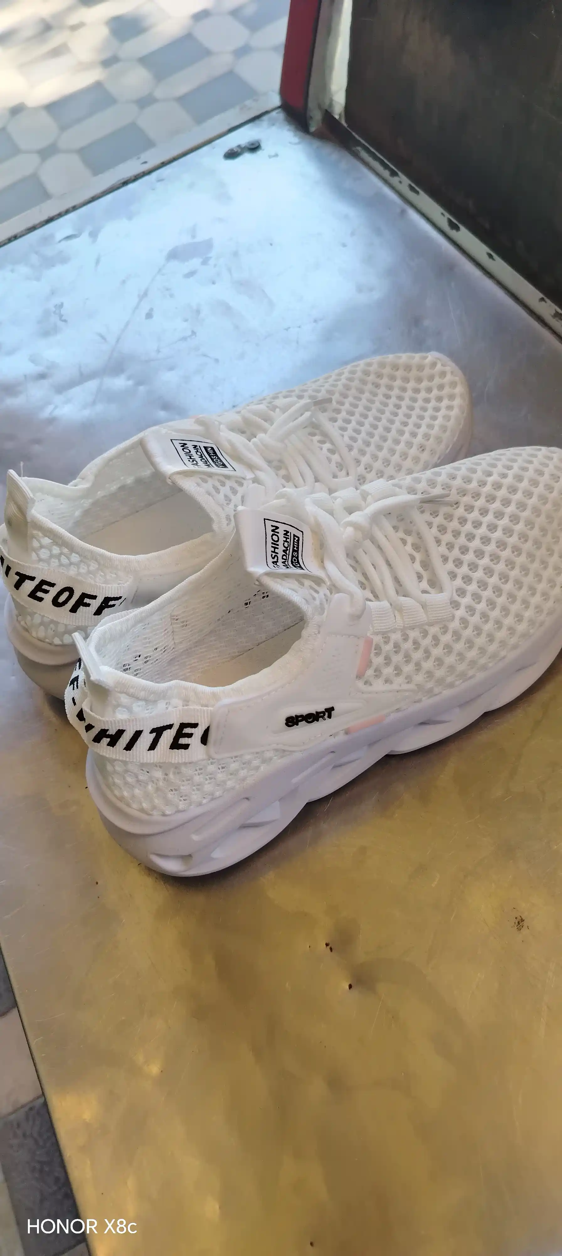 Yozgi ayollar krossovkasi, ayollar poyabzali, 36-40-o‘lcham