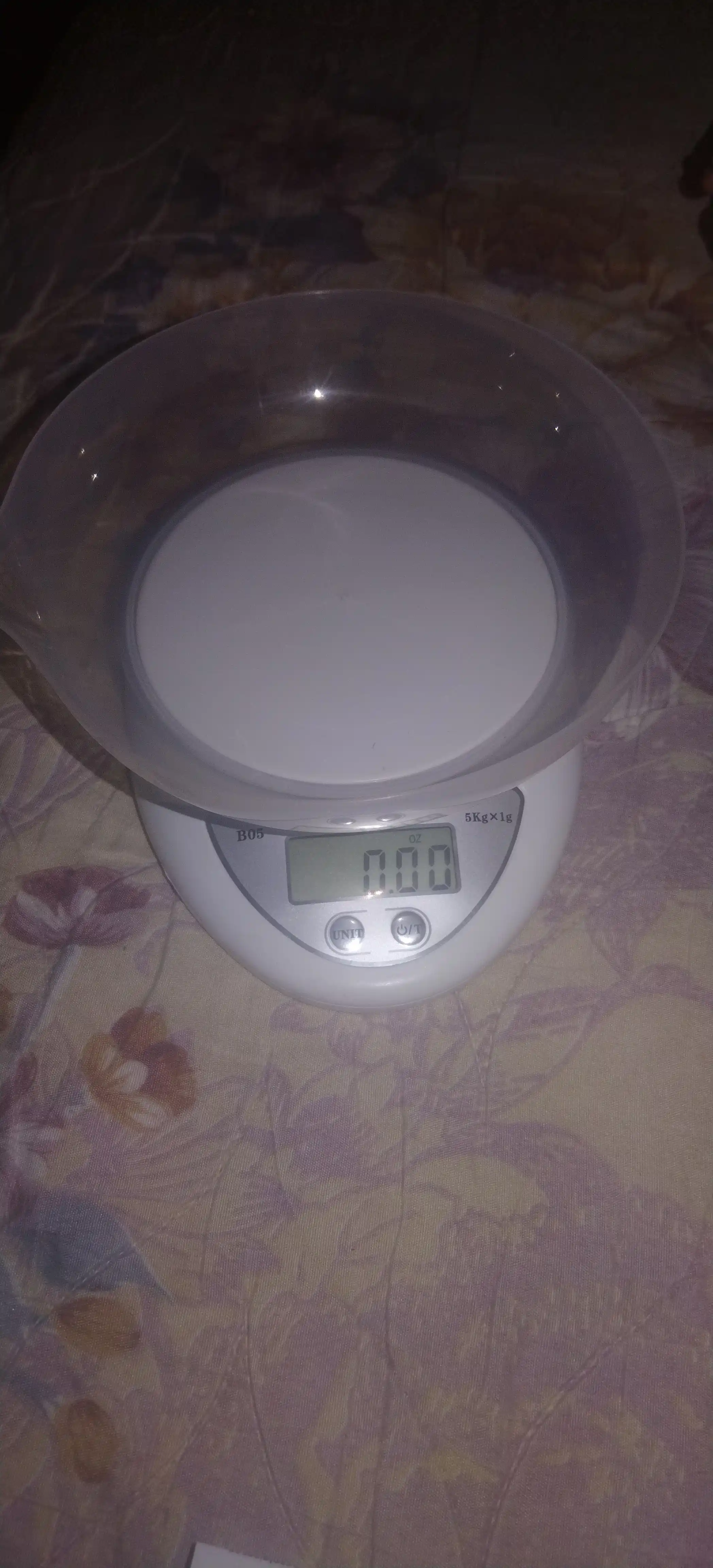 Batareyalar bilan birga 5 kg gacha bo'lgan oshxona tarozilari