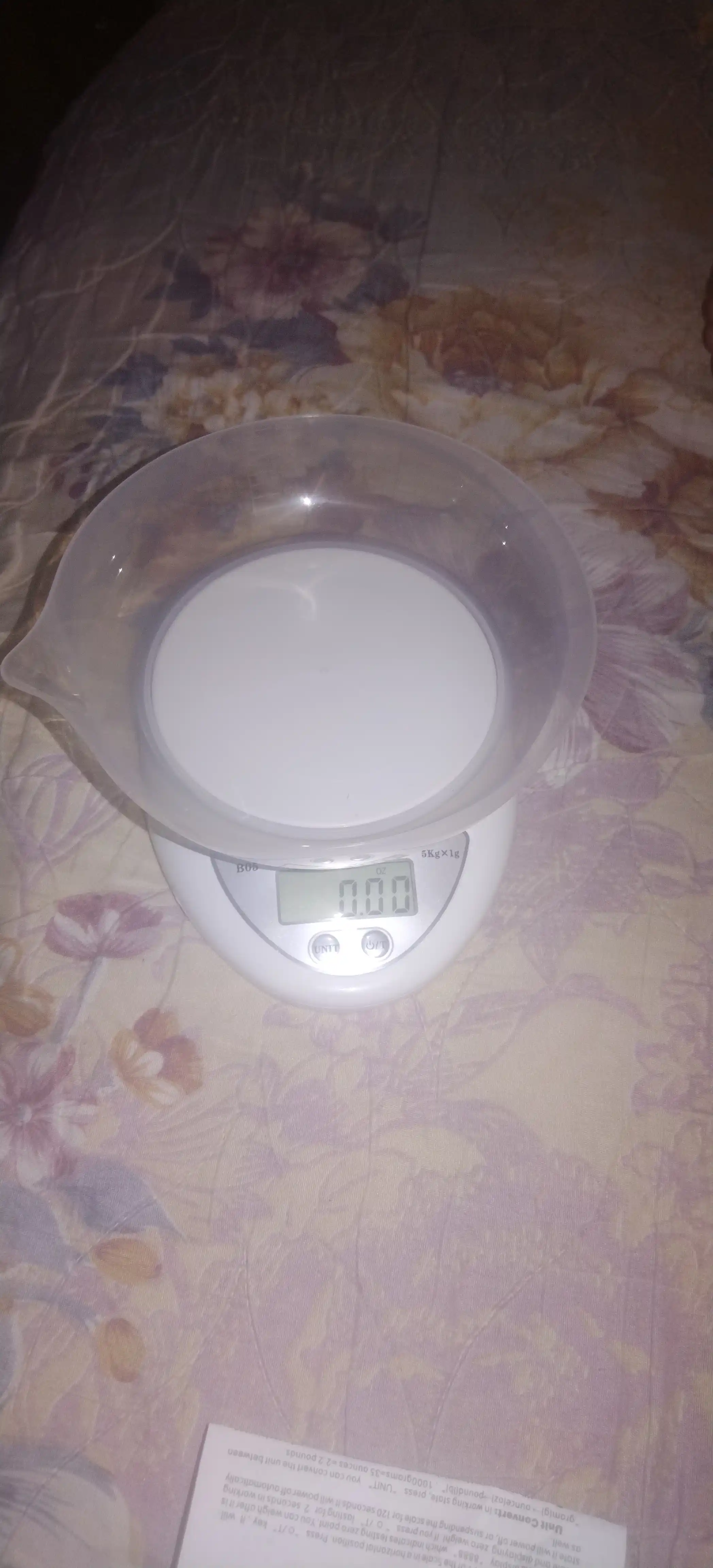 Batareyalar bilan birga 5 kg gacha bo'lgan oshxona tarozilari