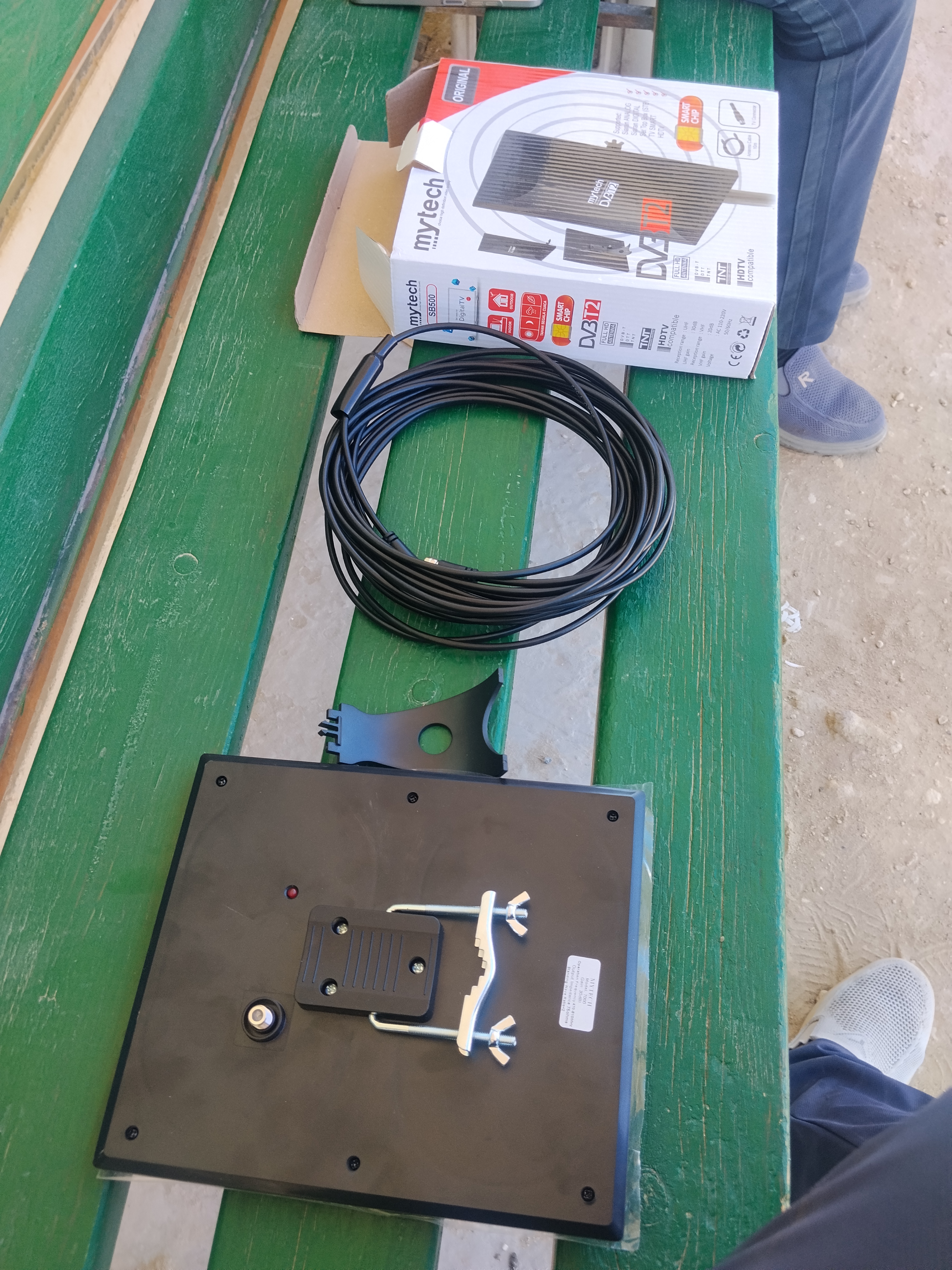 Домашняя антенна для ТВ DVB T2, сильный сигнал в многих местах даже внутри дома