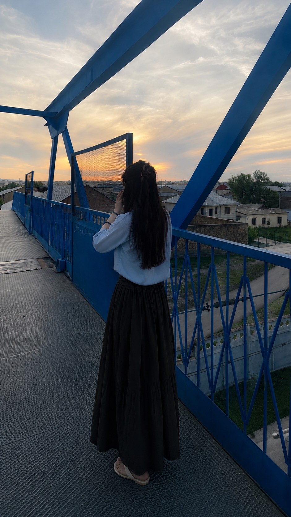 Yubka-shim, keng shim — yozgi ayollar shimi, yubkali shim