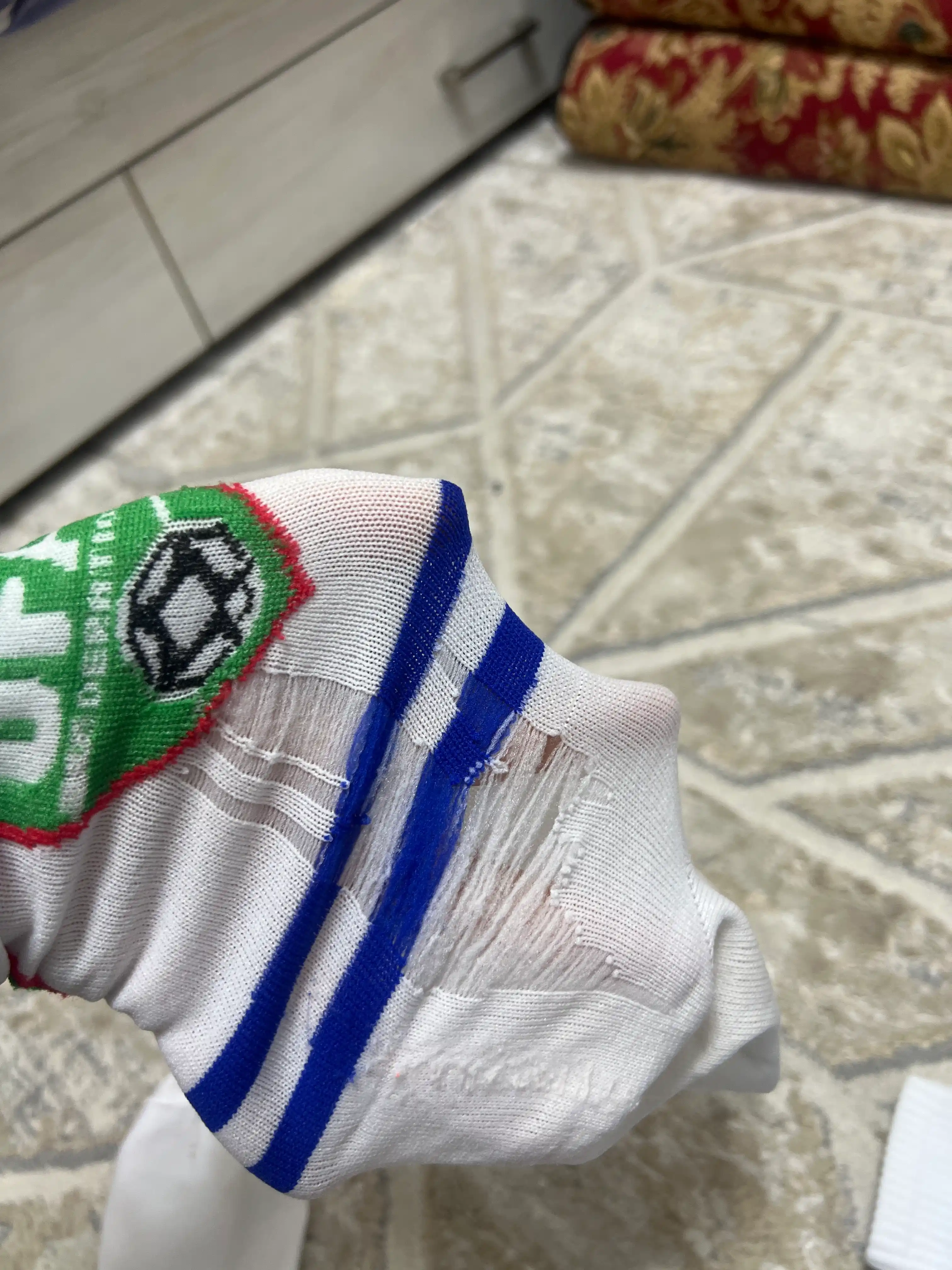 Futbol getrilari, paypoqlari. 34-41 Gacha. Maktab uchun