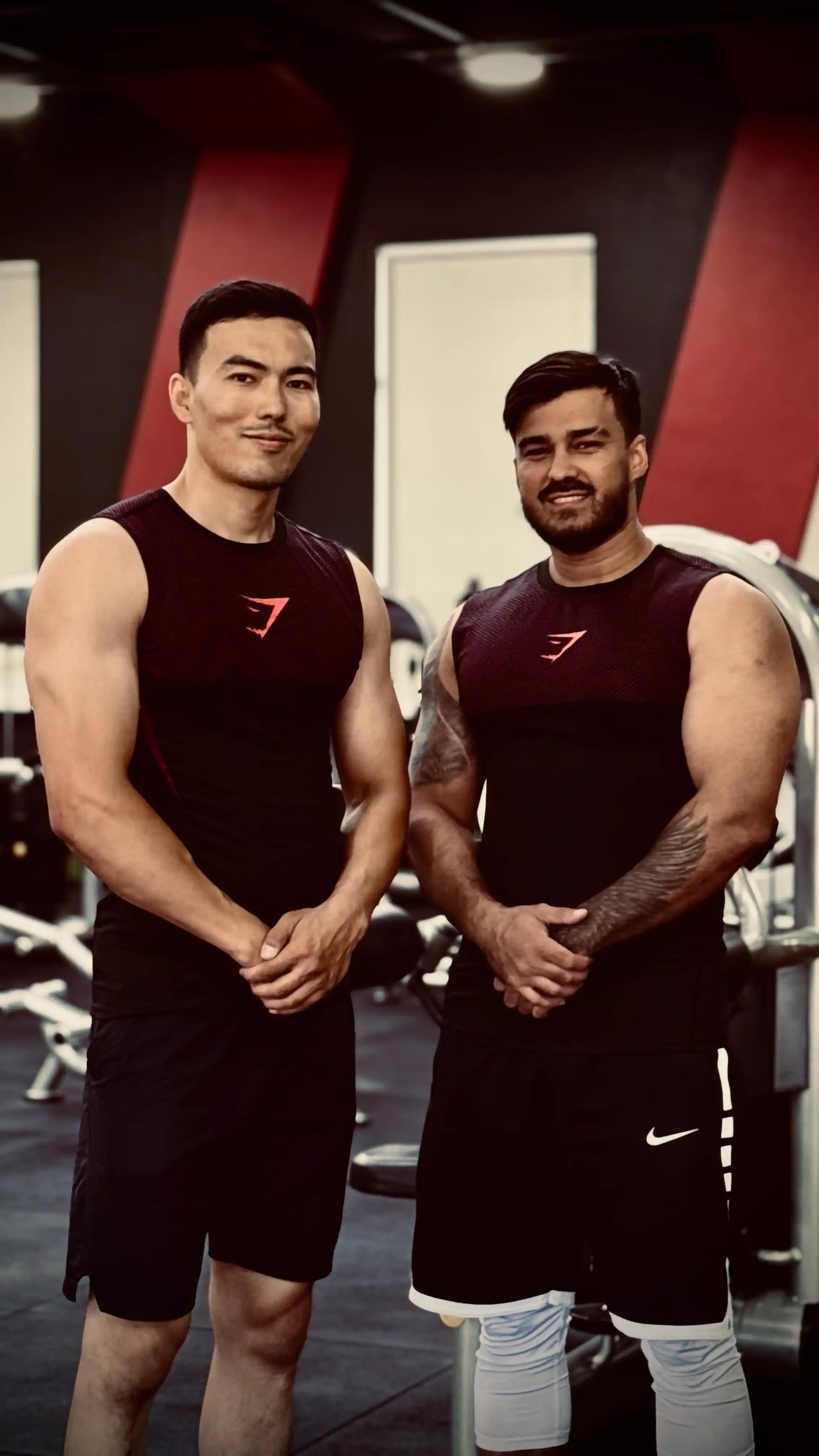 Erkaklar uchun mayka Gymshark, kompression, sport, elastik, tez quriydigan, fitnes uchun