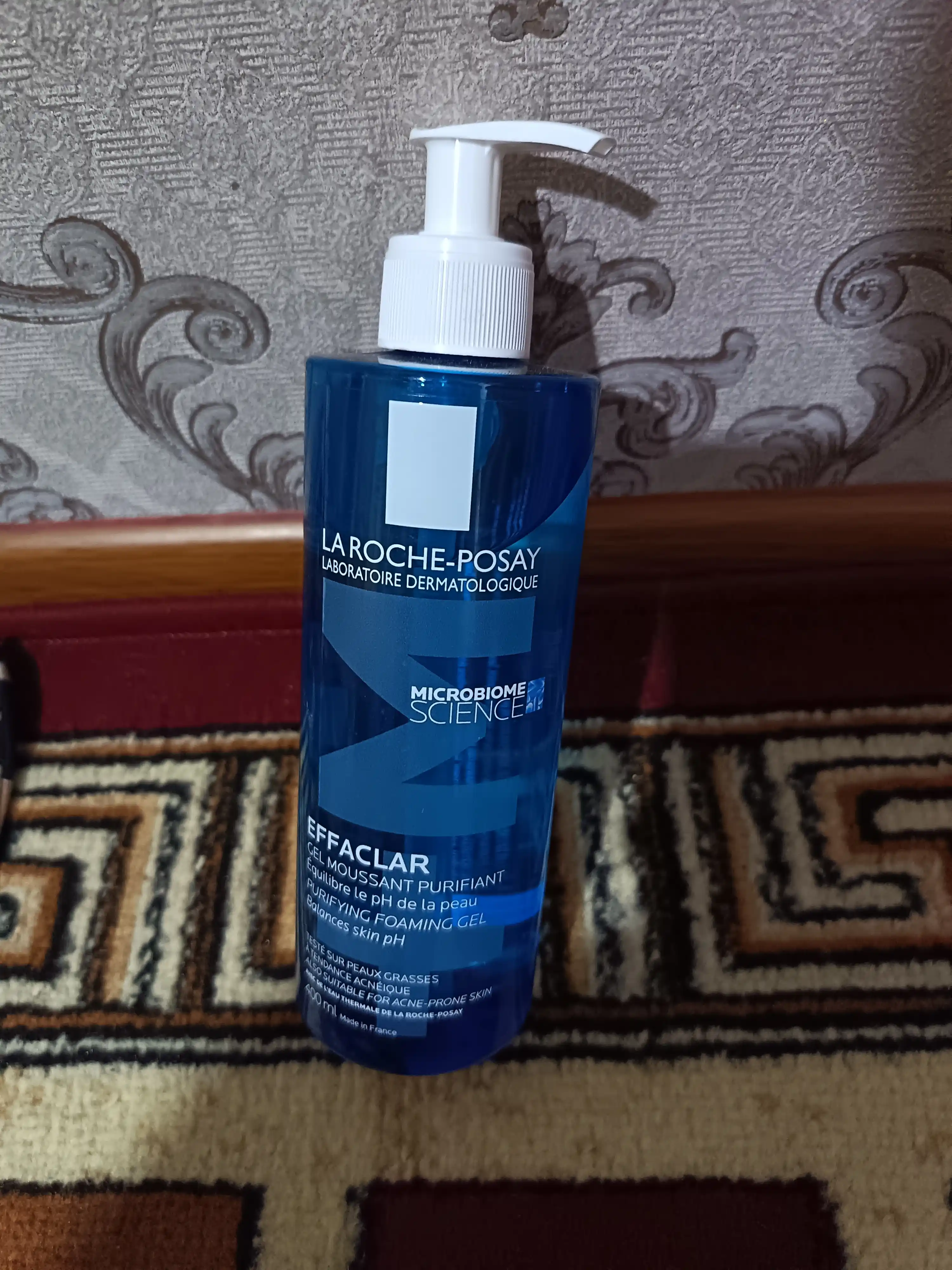 LA ROCHE-POSAY EFFACLAR гель очищающий, пенящийся, для чувствительной жирной кожи лица и тела, 400 мл