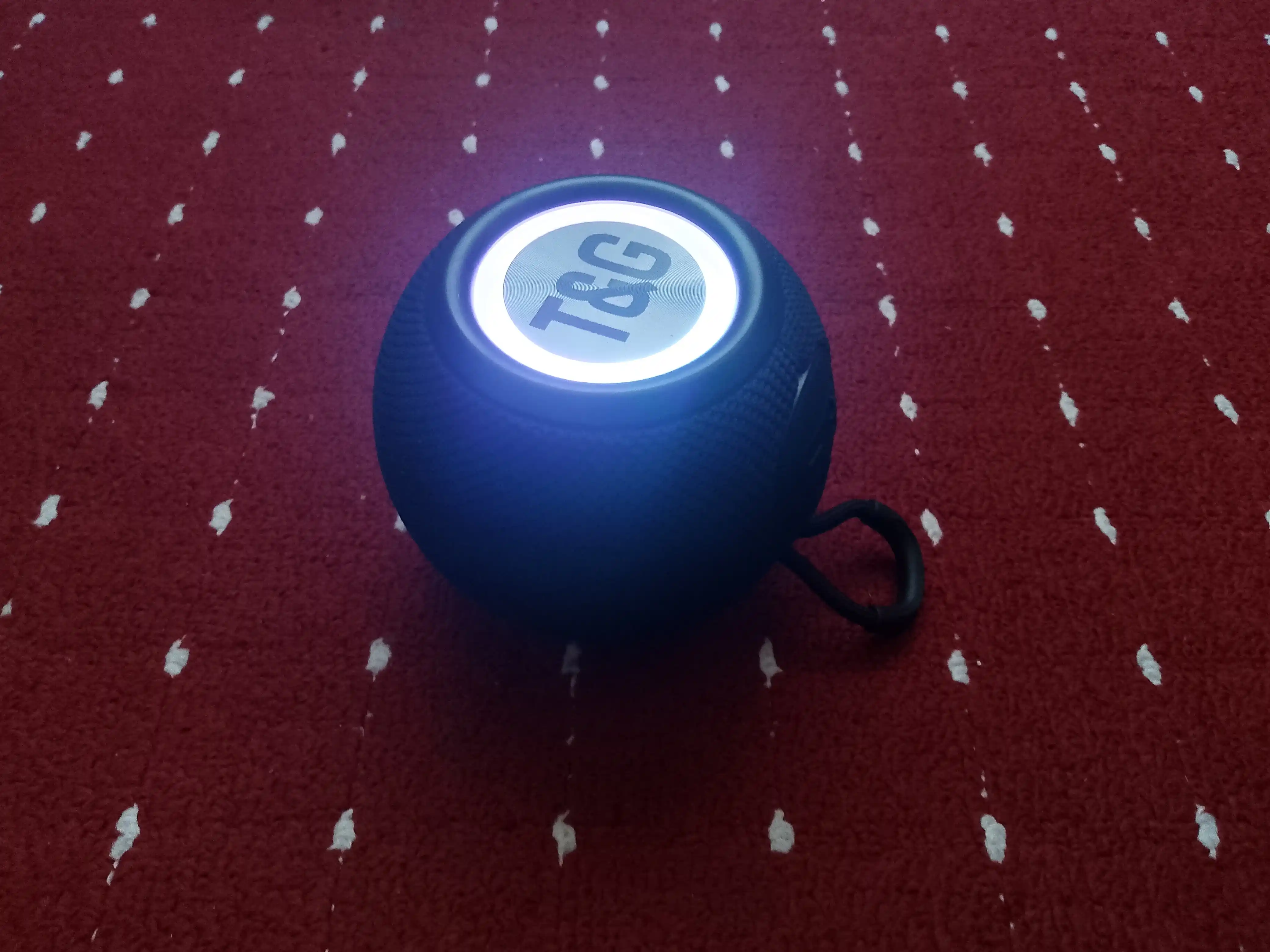 Kolonka simsiz, portativ akustika tizimi, RGB yoritgich bilan, Bluetooth