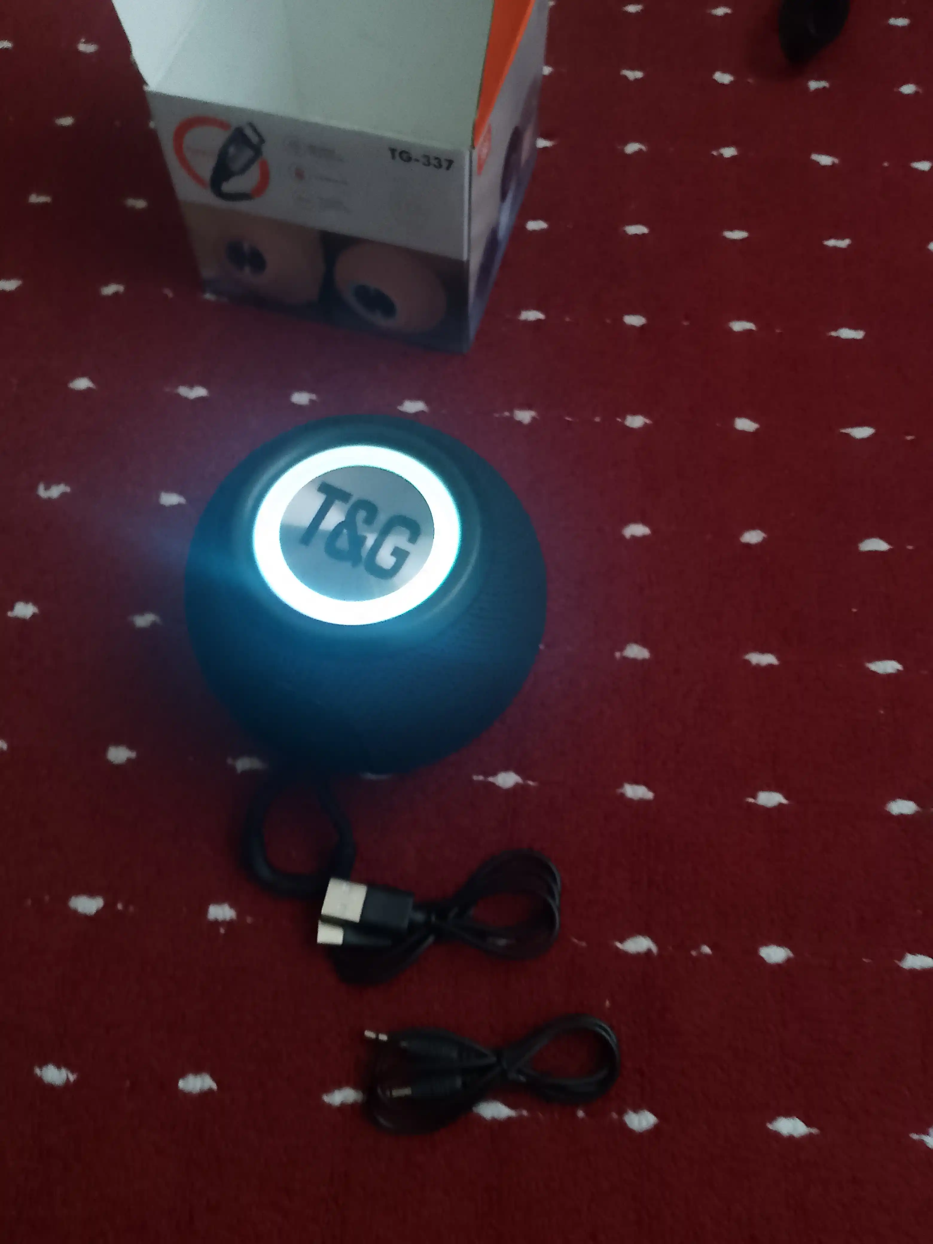 Kolonka simsiz, portativ akustika tizimi, RGB yoritgich bilan, Bluetooth