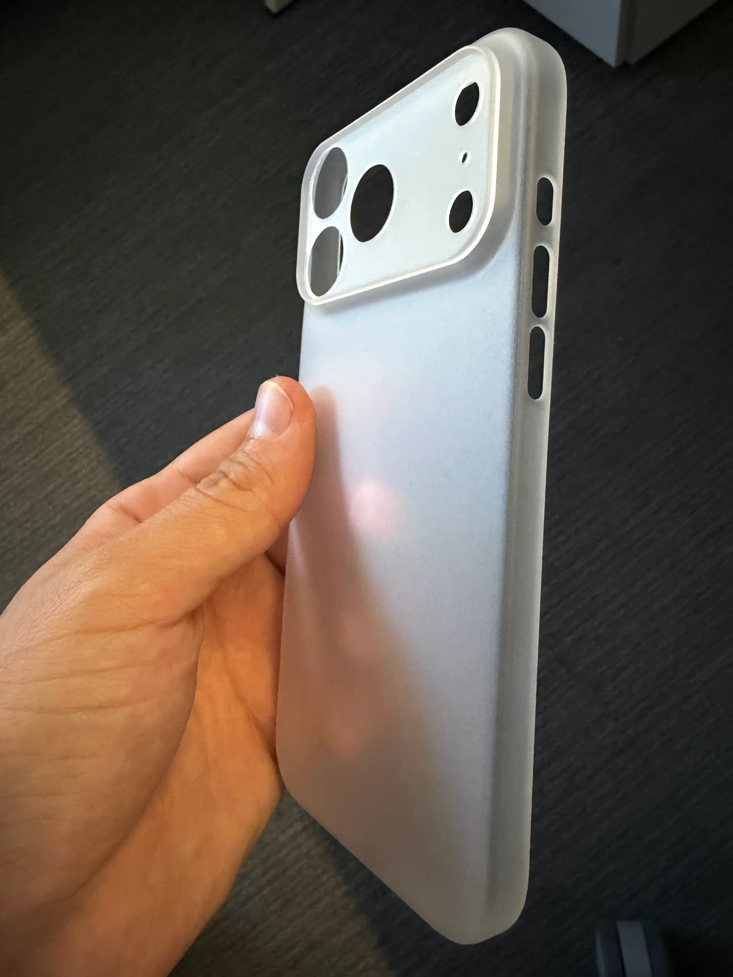 IPhone 16 Pro Max, 15 Pro K-Doo uchun o‘ta yupqa g‘ilof
