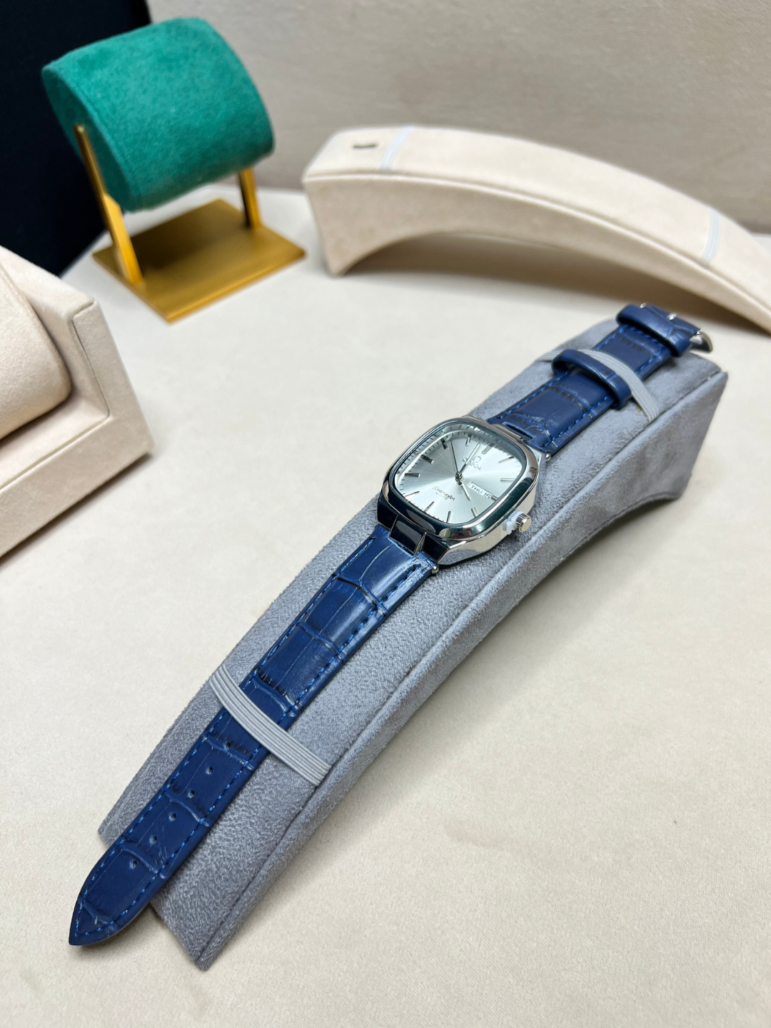 Omega erkaklar qo‘l soati