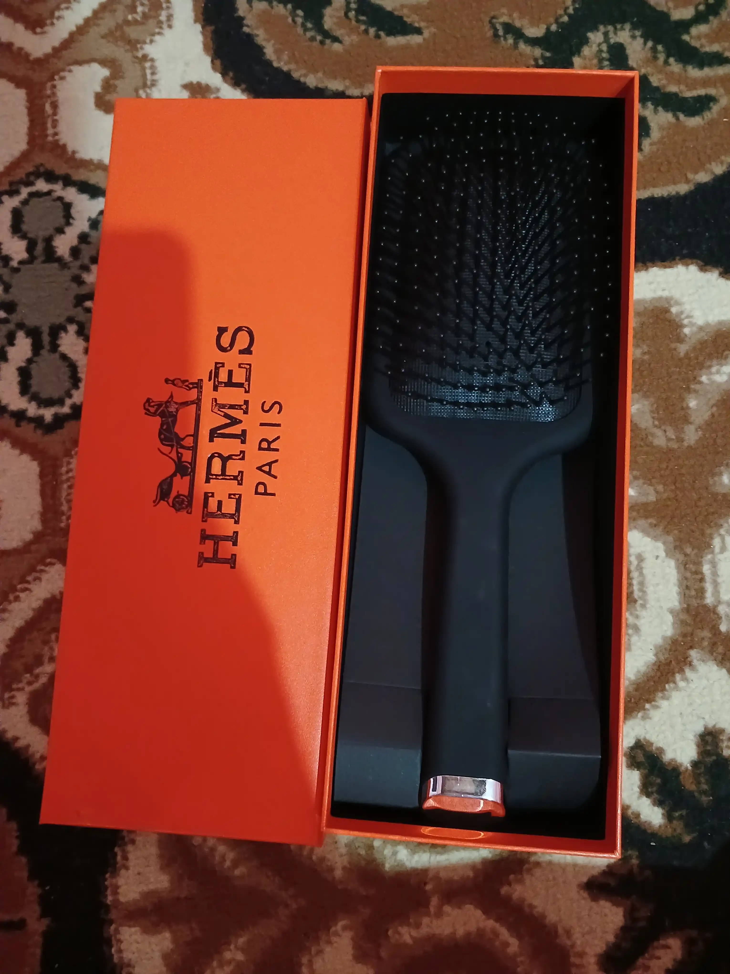 Расческа для волос в чехле массажная щетка Hermes подарочный