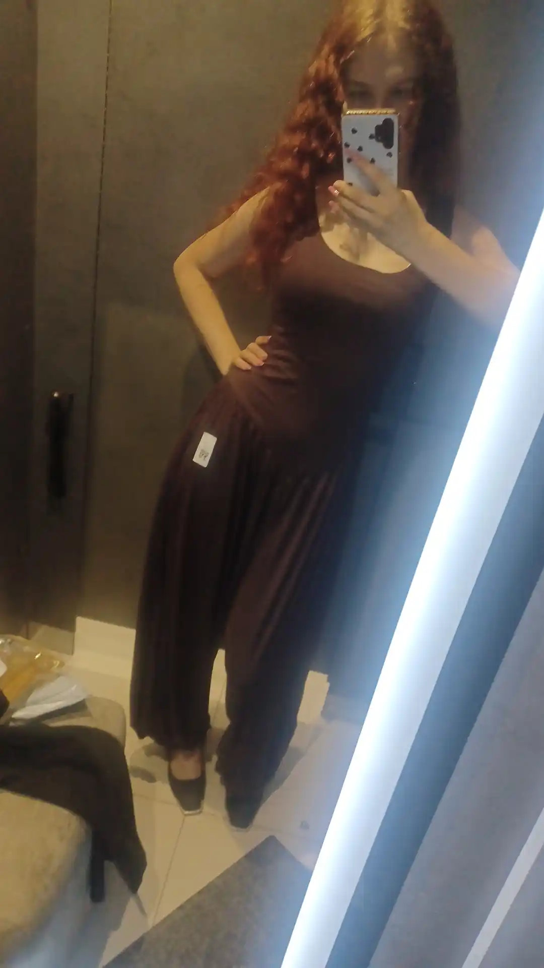 Ayollar uchun oversize kombinezon keng shimli va cho‘ntakli