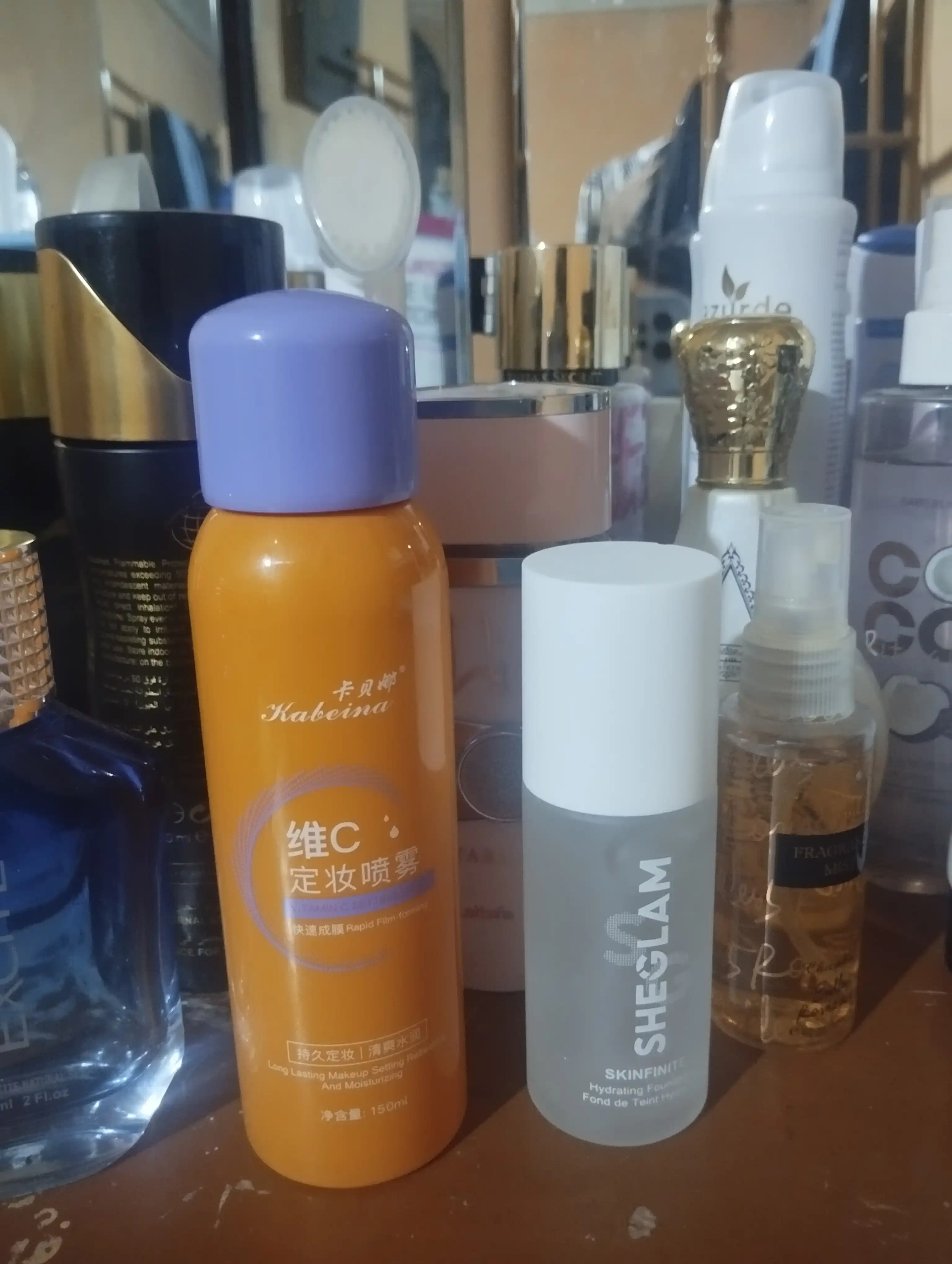 База под макияж Sheglam, Увлажняющий тональный крем SKINFINITE для лица 40 мл