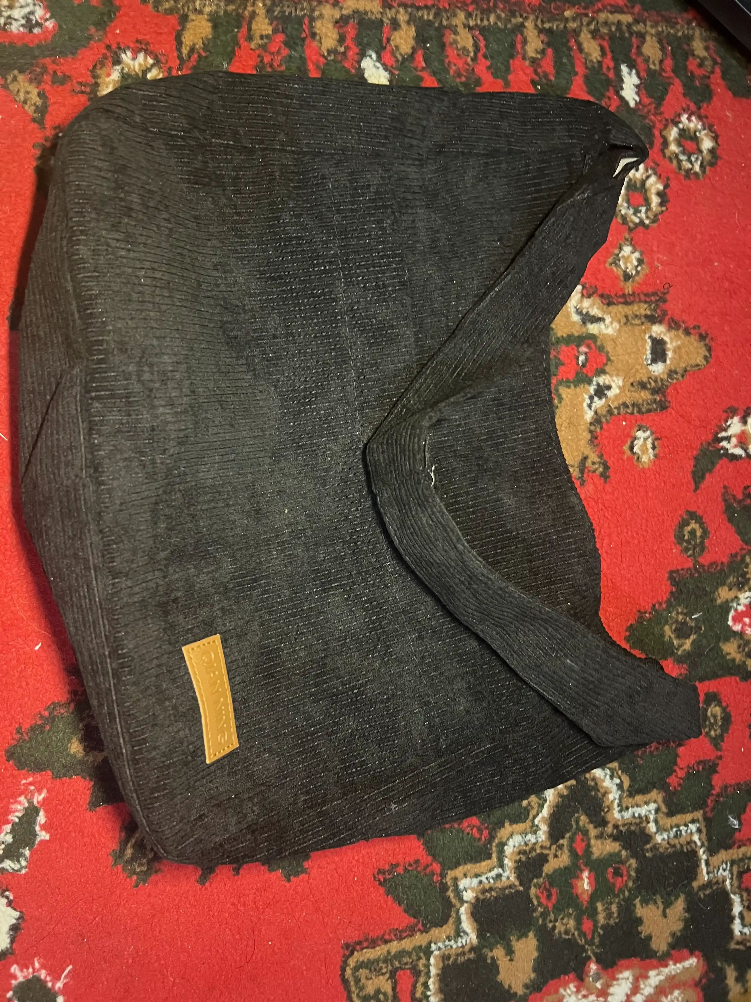 Ayollar shopper sumkasi, baxmaldan, yelkaga taqiladigan, 4 xil rangda: qora, jigar rang, oq, pushti