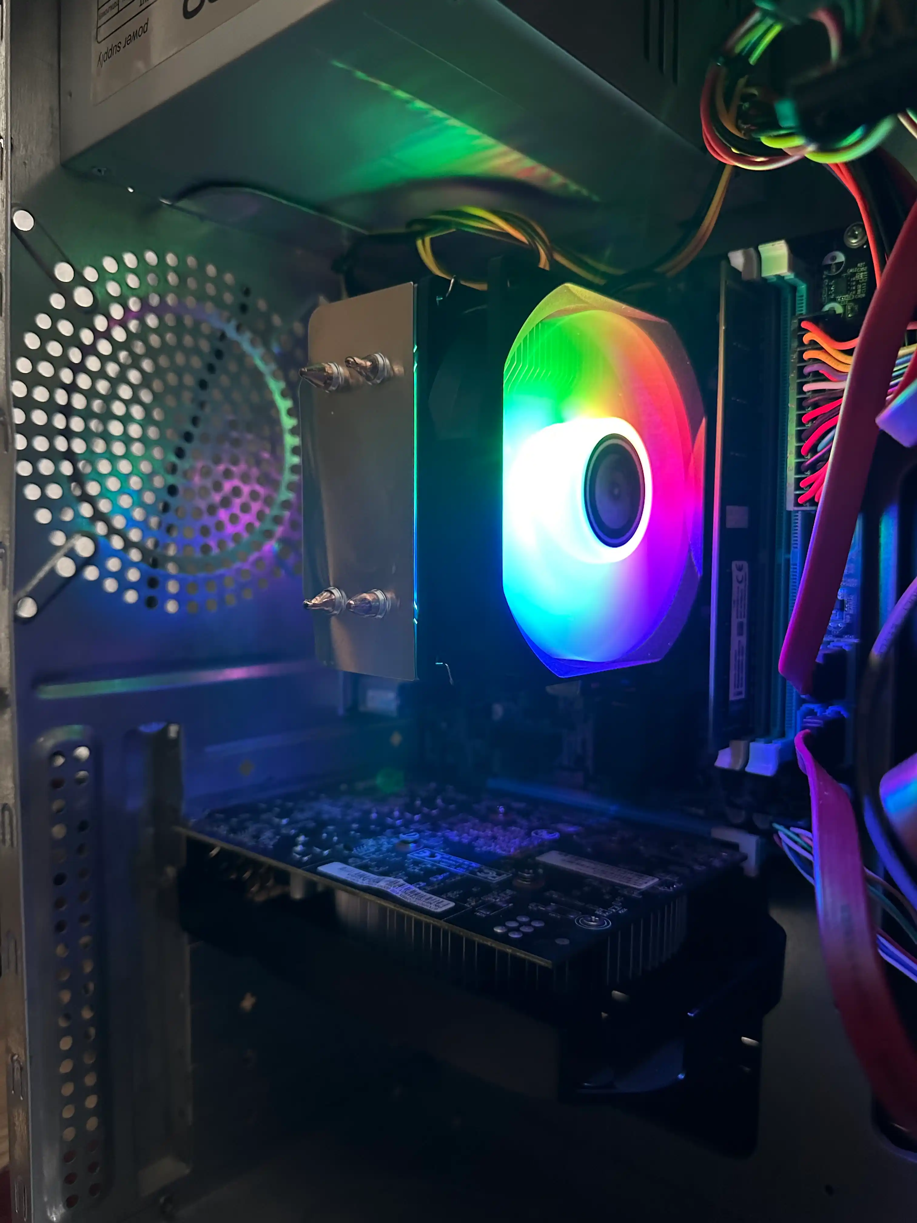 Кулер RGB, LED, 1900 RPM кулер для процессора - башня 2 тепловых трубки для Intel и AMD
