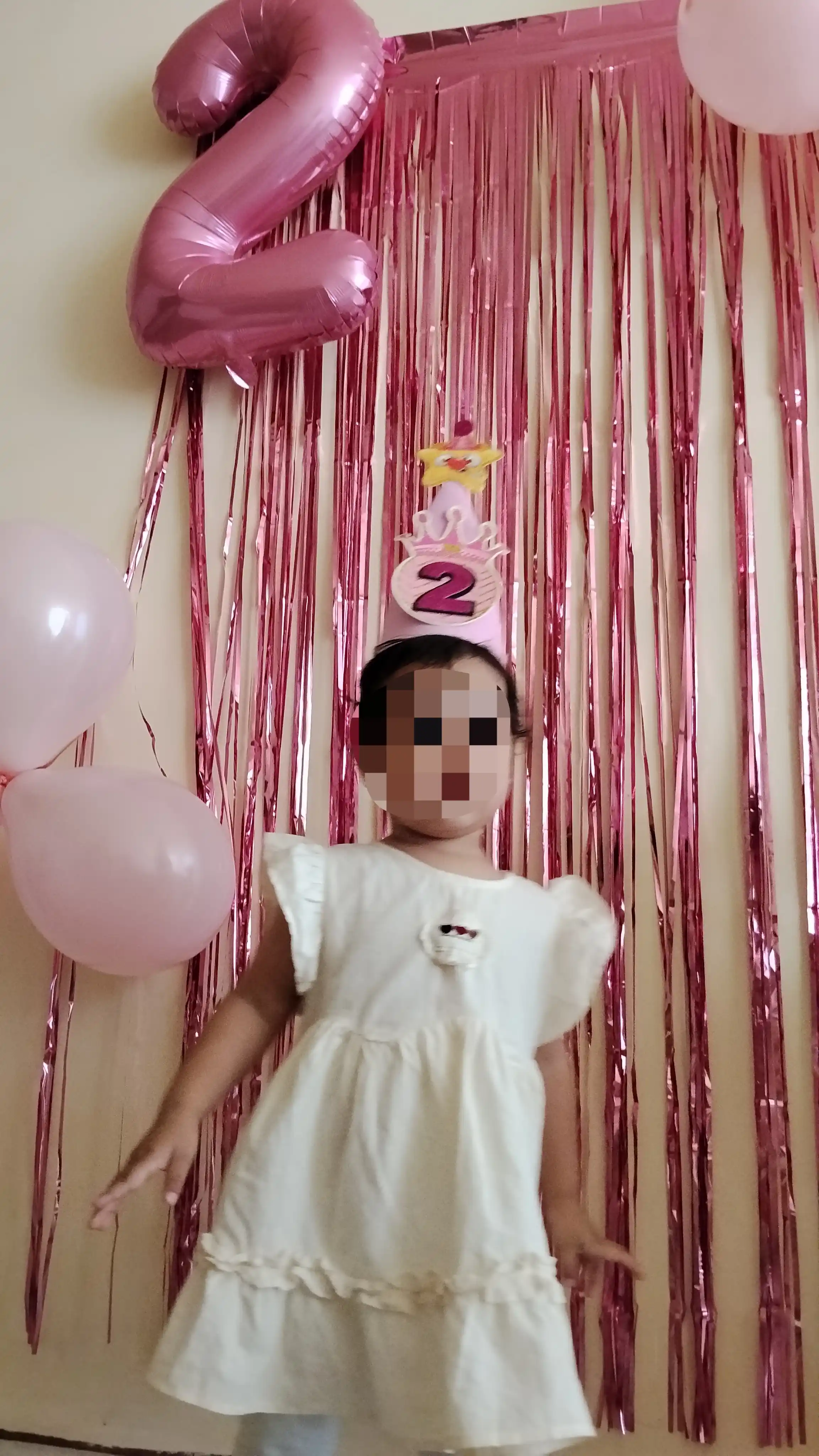 Dekorativ parda - yomg'ir, bayram, foto zona, yangi yil, tug'ilgan kun uchun, 2 x 1 metr
