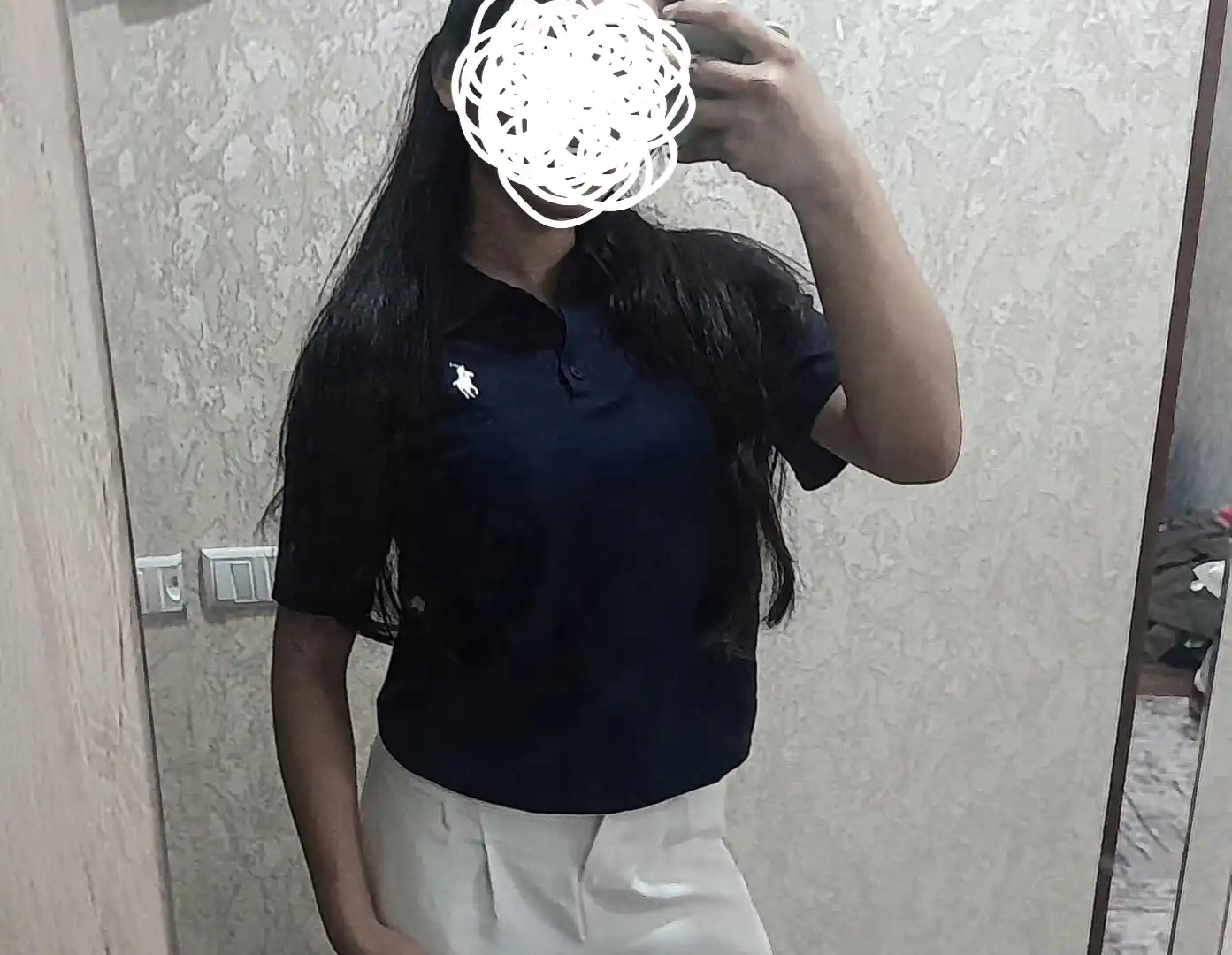 Qisqa yengli ayollar polo futbolkasi