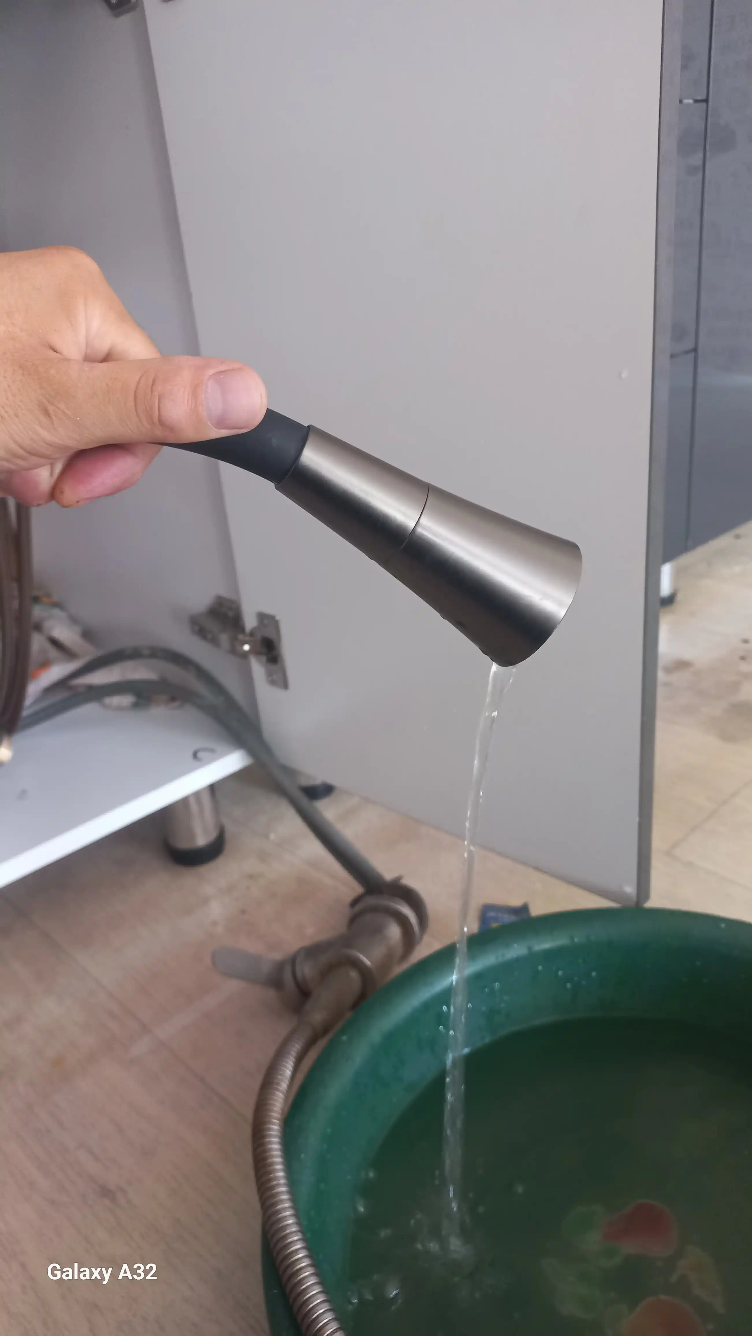 Кухонный смеситель с гибким изливом и душем, 2 режима подачи воды, поворот 360°