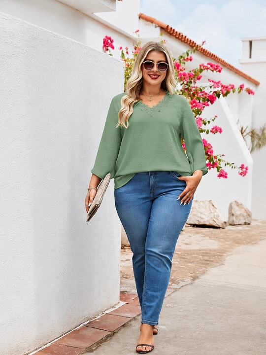 Ayollar bluzkasi katta o‘lchamdagi, V-o‘yiqli  kofta ELLY FASHION
