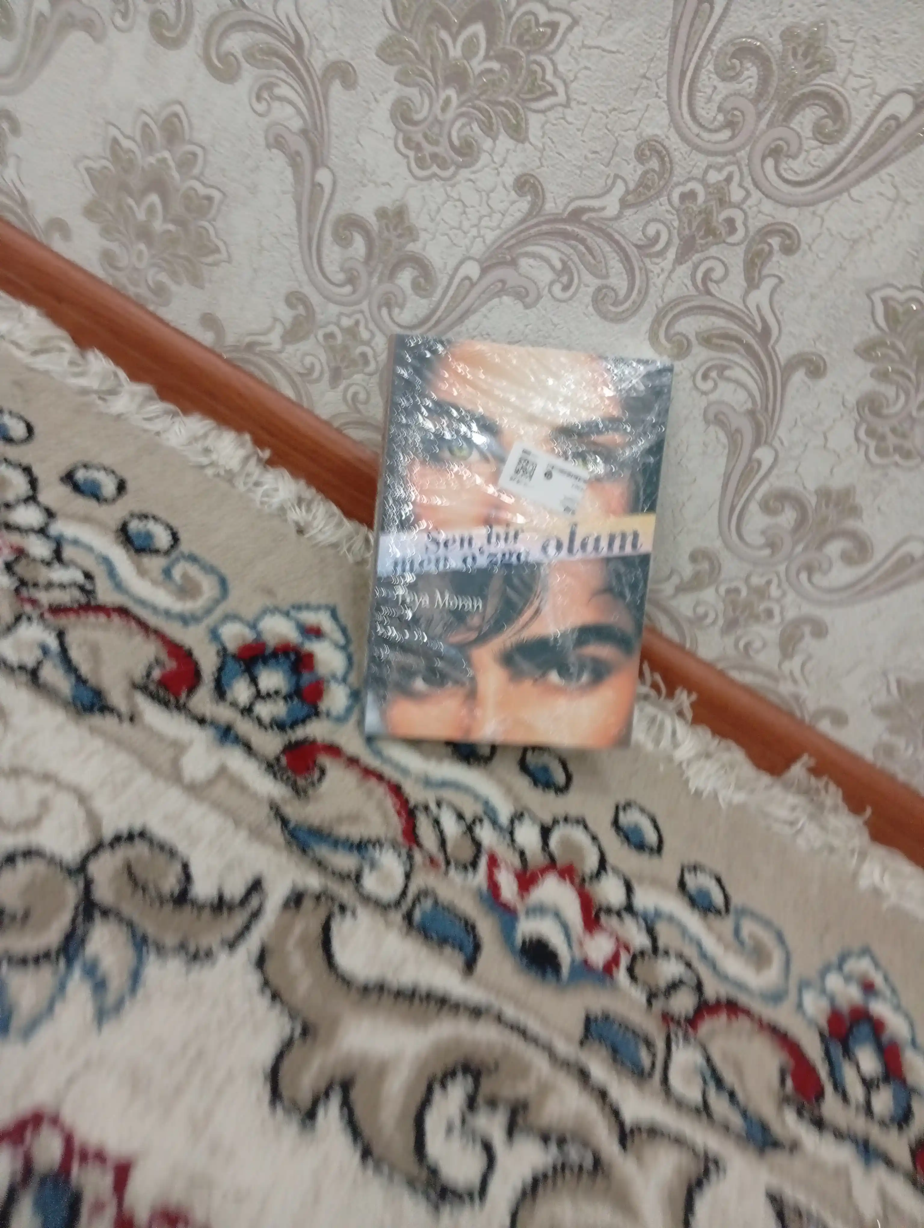 Sen bir olam, men o‘zga olam — Feya Moran, o‘zlik va muhabbat haqida roman