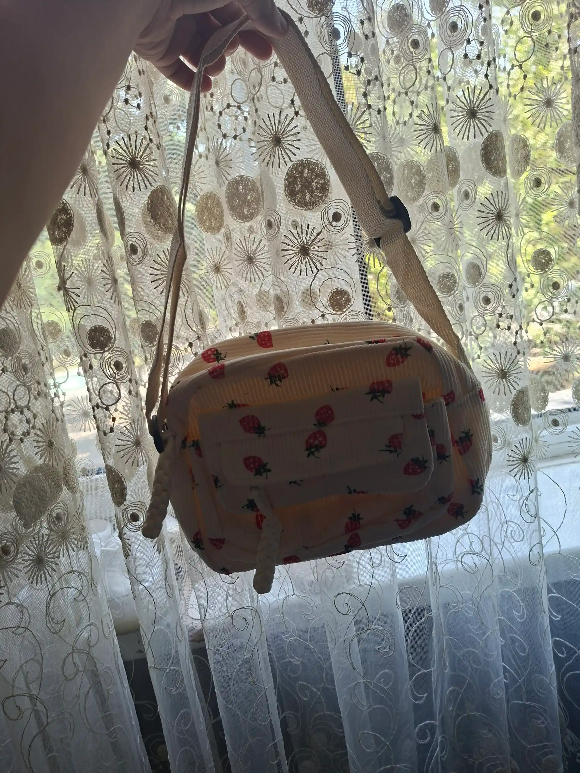 Ayollar uchun kross-bodi sumkasi, baxmal mini sumka