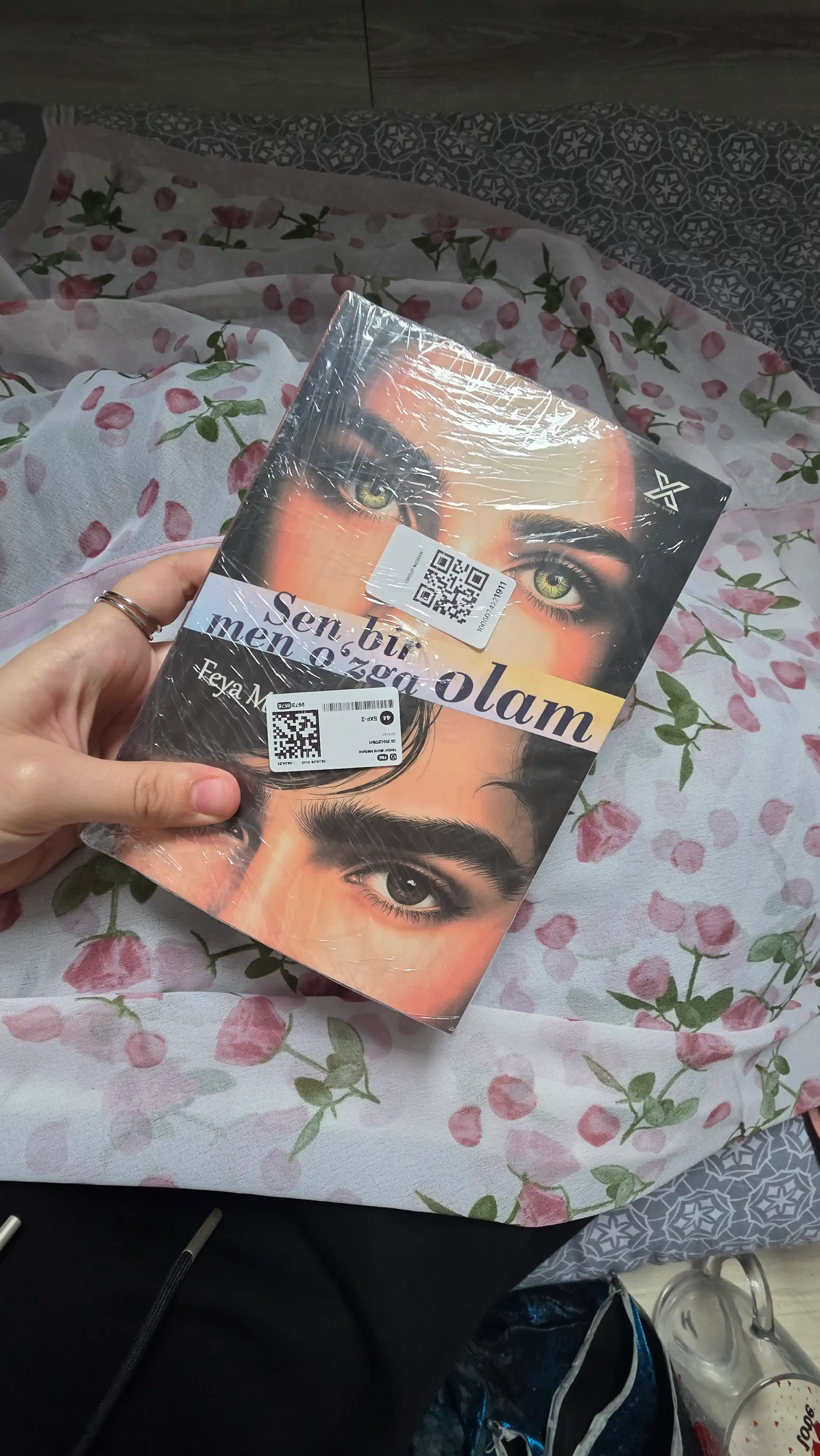 Sen bir olam, men o‘zga olam — Feya Moran, o‘zlik va muhabbat haqida roman